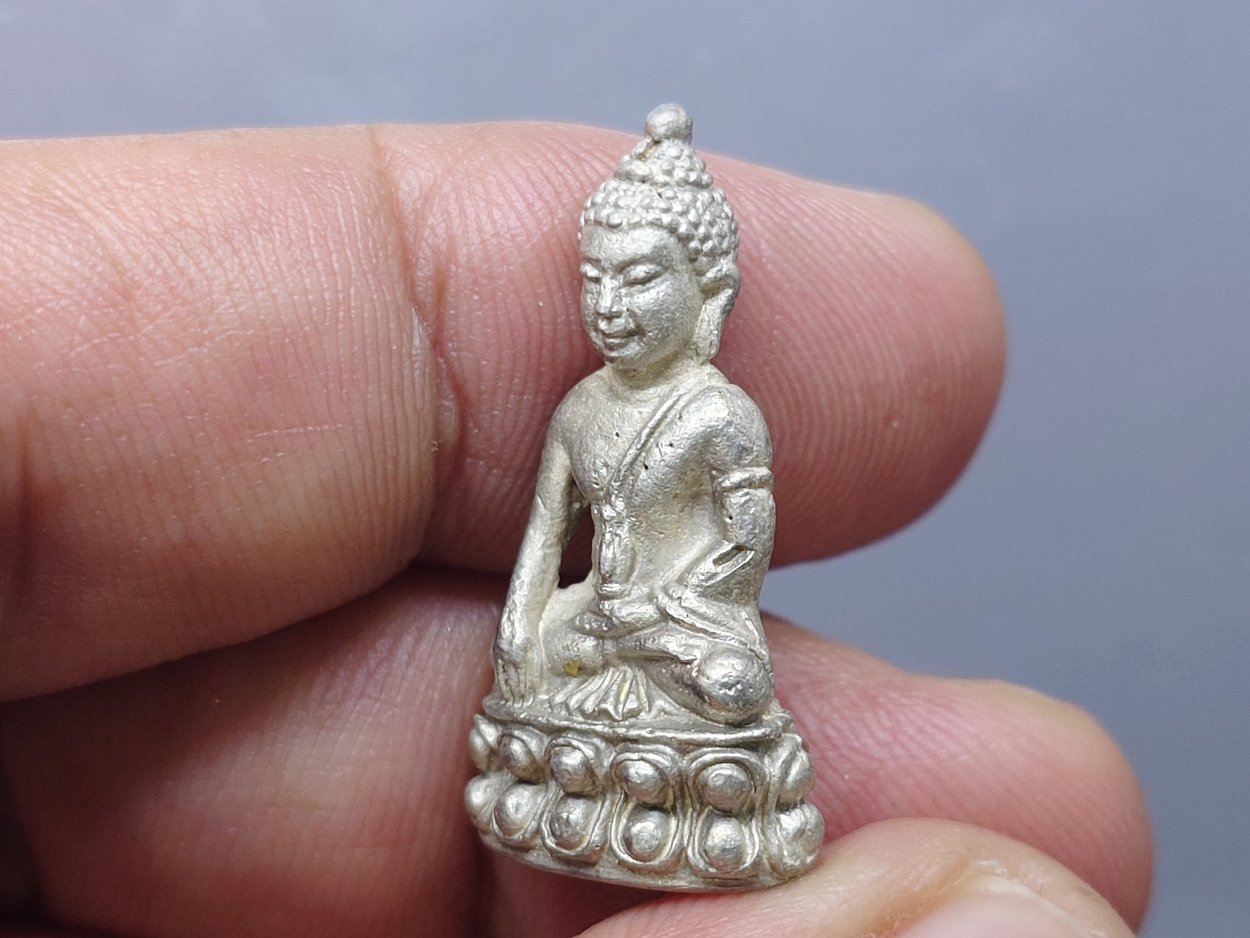 พระกริ่งทีฆายุมหมงคล ญสส.เนื้อเงิน ครบรอบ ๑๕ ปี บริษัทหลักทรัพย์ กองทุนรวม จำกัด พุทธาภิเษก ณ วัดบวรนิเวศวิหาร ปี2533 พร้อมกล่องเดิม