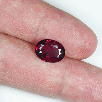 **ขายแล้ว**โกเมน โรโดไลท์ (Rhodolite Garnet) 2.91 กะรัต สีแดง รูปร่างดี