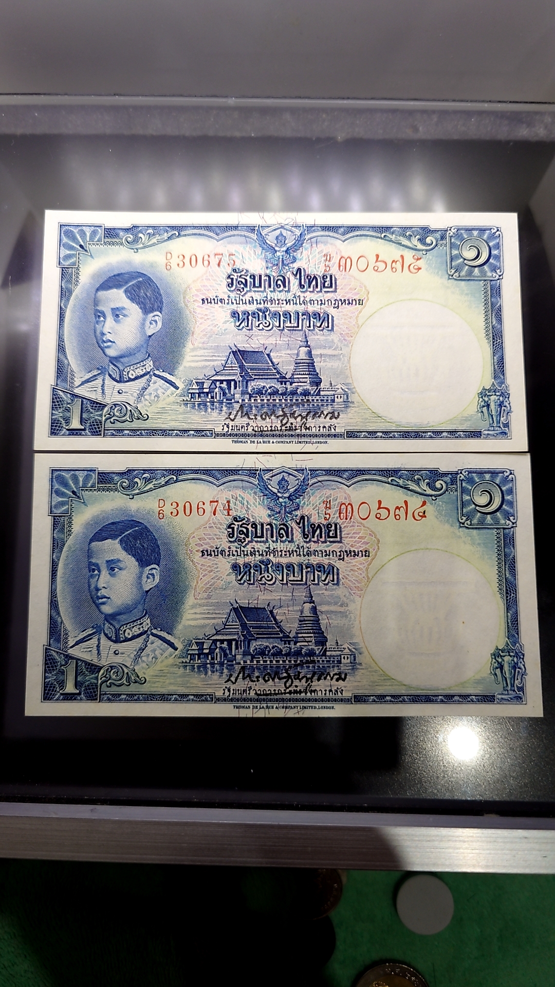 ธนบัตร 1 บาท แบบ 4 รุ่น 2 พิมพ์โทมัส เลขแดง ลายน้ำพาน สมัยรัชกาลที่8 ปี2482 ไม่ผ่านใช้