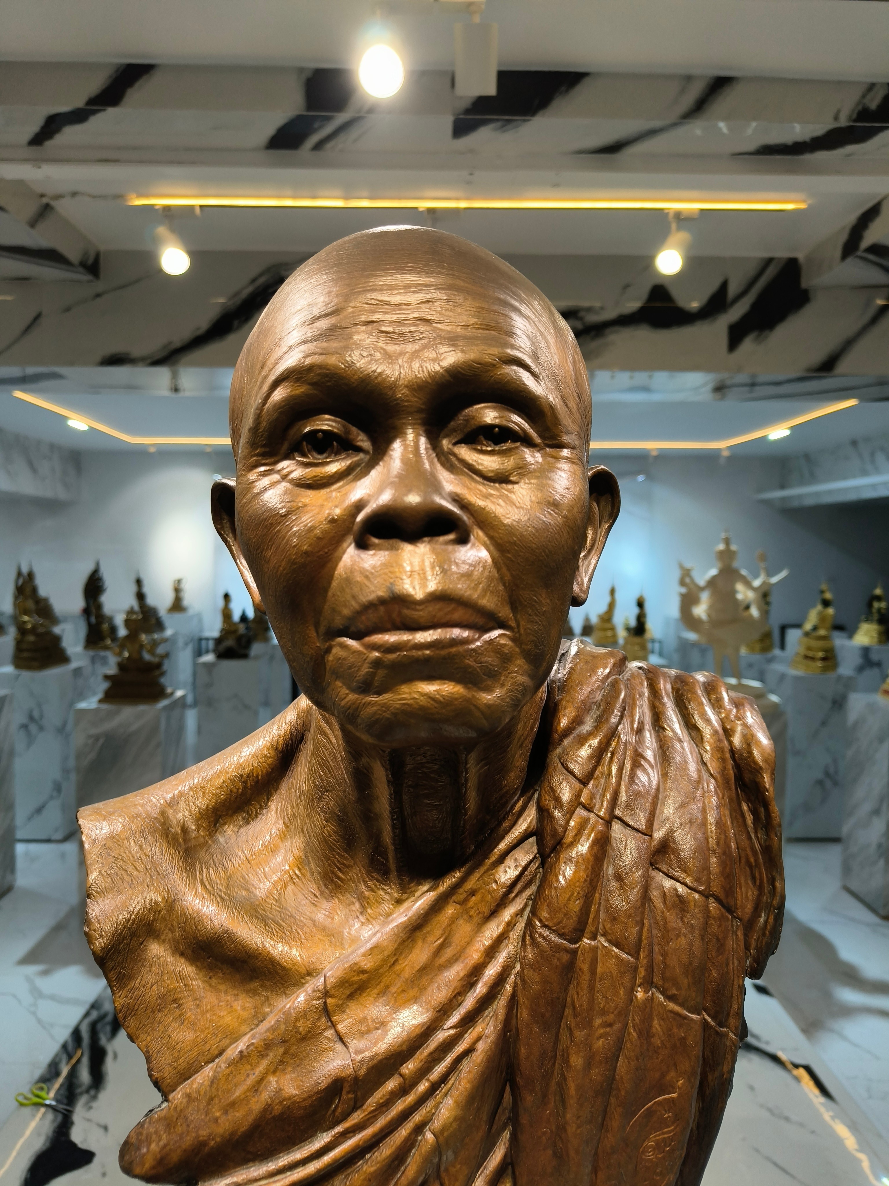 รูปหล่อ หลวงพ่อคูณ ของ อาจารย์ สันติ พิเชฐชัยกุล