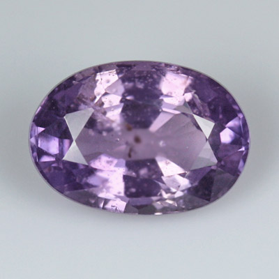 แซปไฟร์สีม่วง (Violet Sapphire) 0.89 กะรัต สีม่วงอมน้ำเงิน รูปไข่ พลอยสด