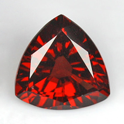 **ขายแล้ว**โกเมนสีม่วงเเดงหรือโรโดไลท์ (Rhodolite Garnet) 2.36 กะรัต เเดงอมม่วงเข้ม รูปร่างดี ไฟดี