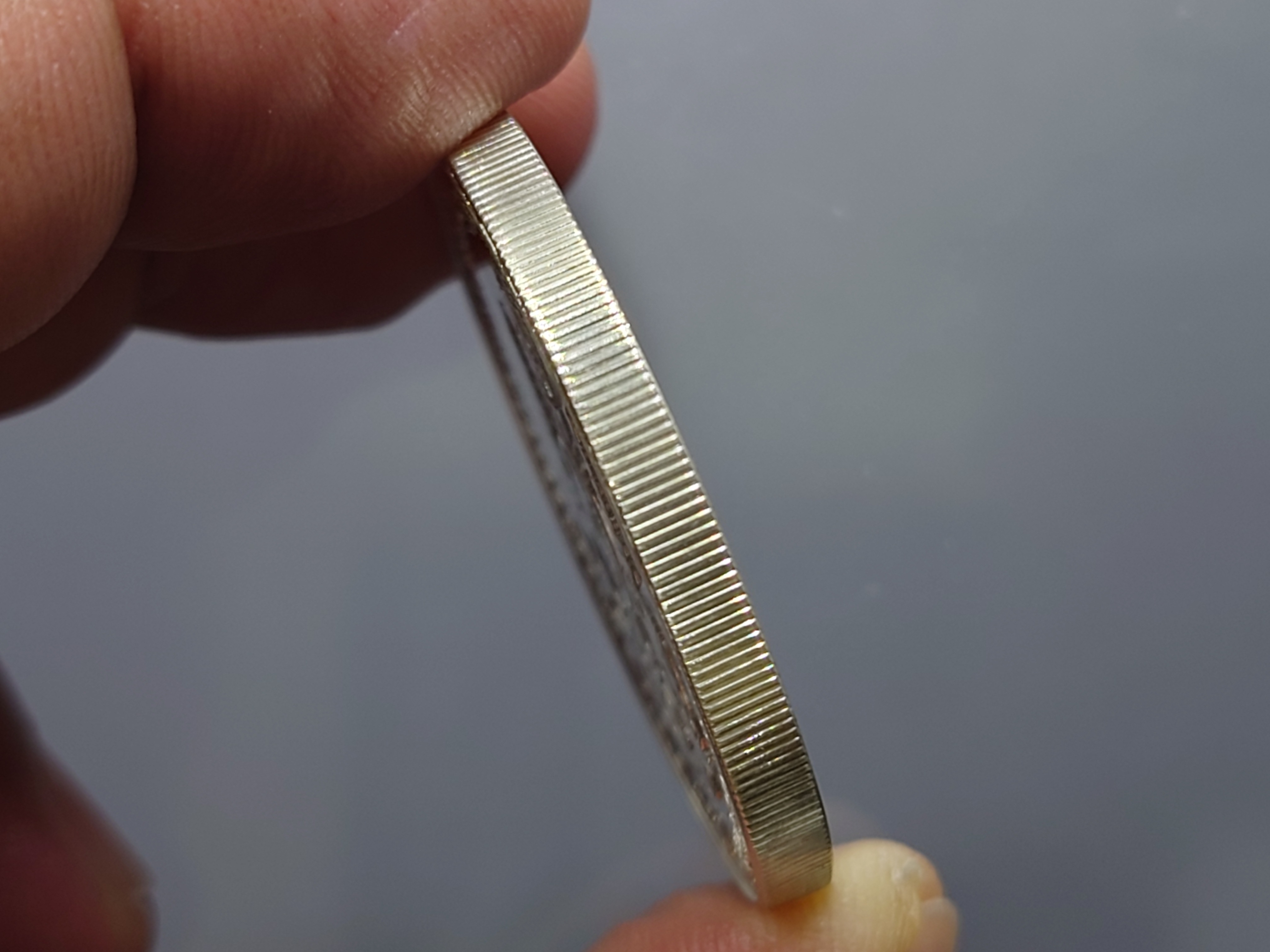 เหรียญ 600 บาท เนื้อเงิน ที่ระลึกมหามงคลสมัยพระราชพิธีกาญจนาภิเษก รัชกาลที่9 พ.ศ.2539 ไม่ผ่านใช้