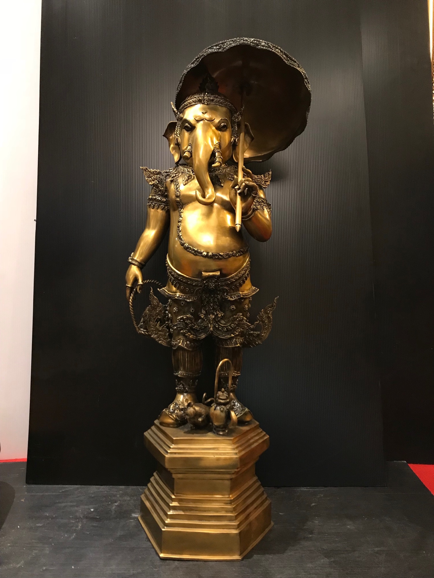 รูปหล่อพระพิฆเนศ ปางค์มหาลาภ ปลุกเสกจากตำหนักพระพิฆเนศ หนัก 25 kg.