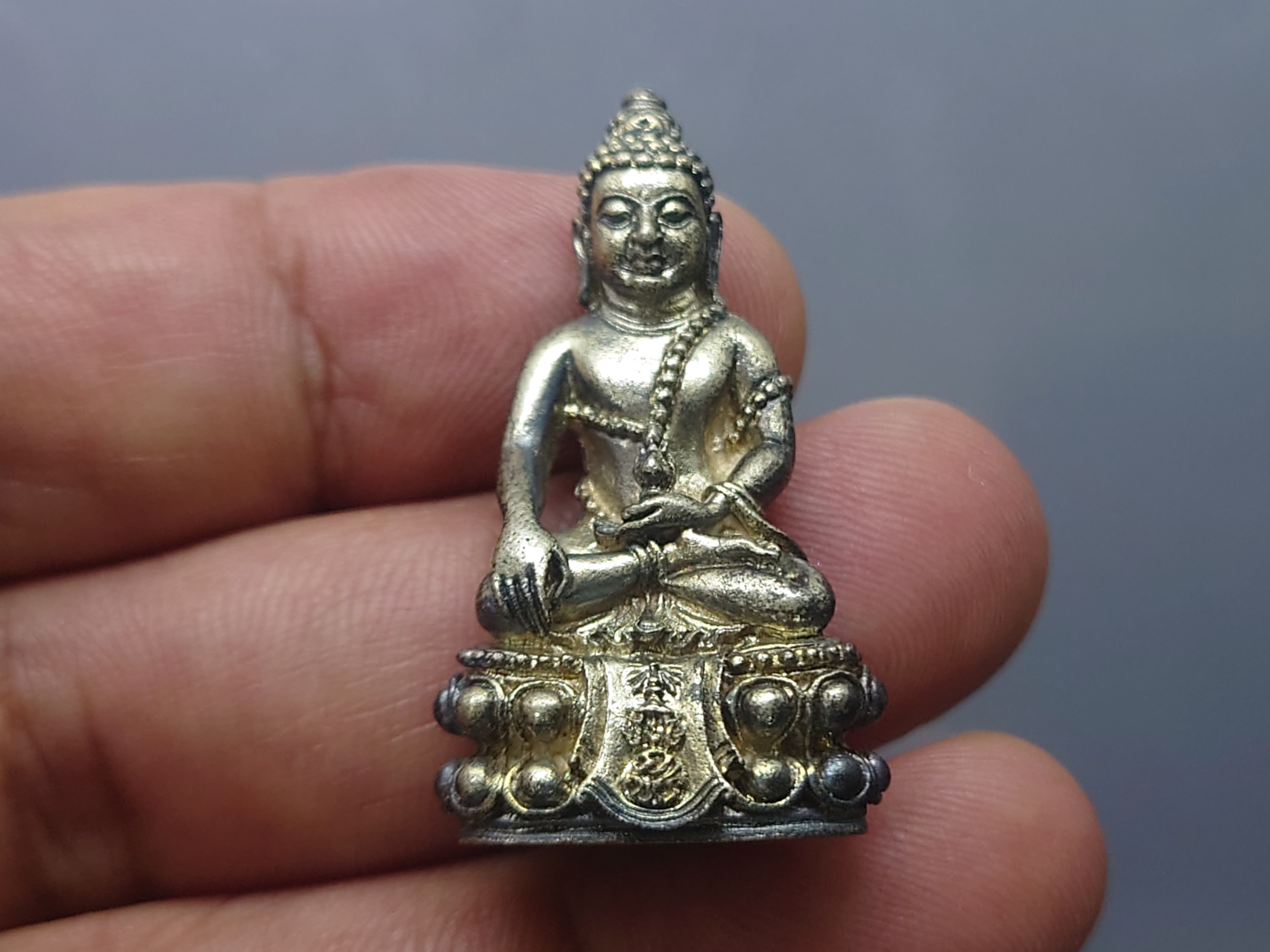 พระกริ่งคุ้มเกล้า หน้าไทย(ศิรากาศ) เนื้อเงิน หายาก พ.ศ.2522 สภาพสวย