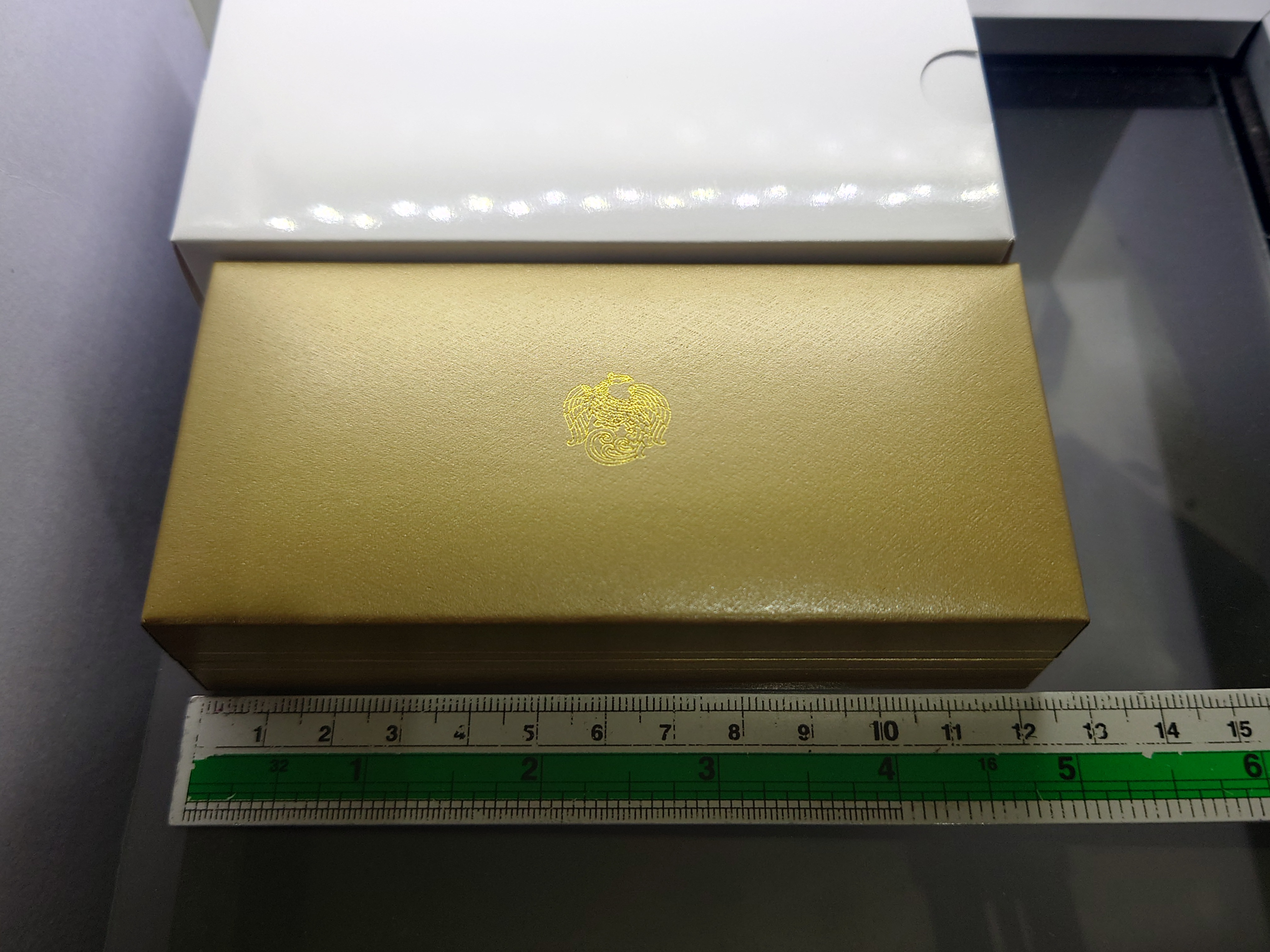 กล่องใส่เหรียญพุทธปัญจภาคี พิมพ์ เล็ก แท้จาก กองส่งเสริมและพัฒนาทรัพย์สินมีค่าของรัฐ กรมธนารักษ์ ไม่ผ่านใช้