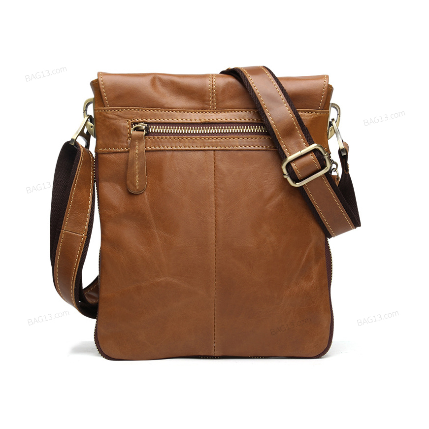 กระเป๋าสะพายข้างผู้ชาย กระเป๋าหนังแท้ผู้ชาย รหัส A026