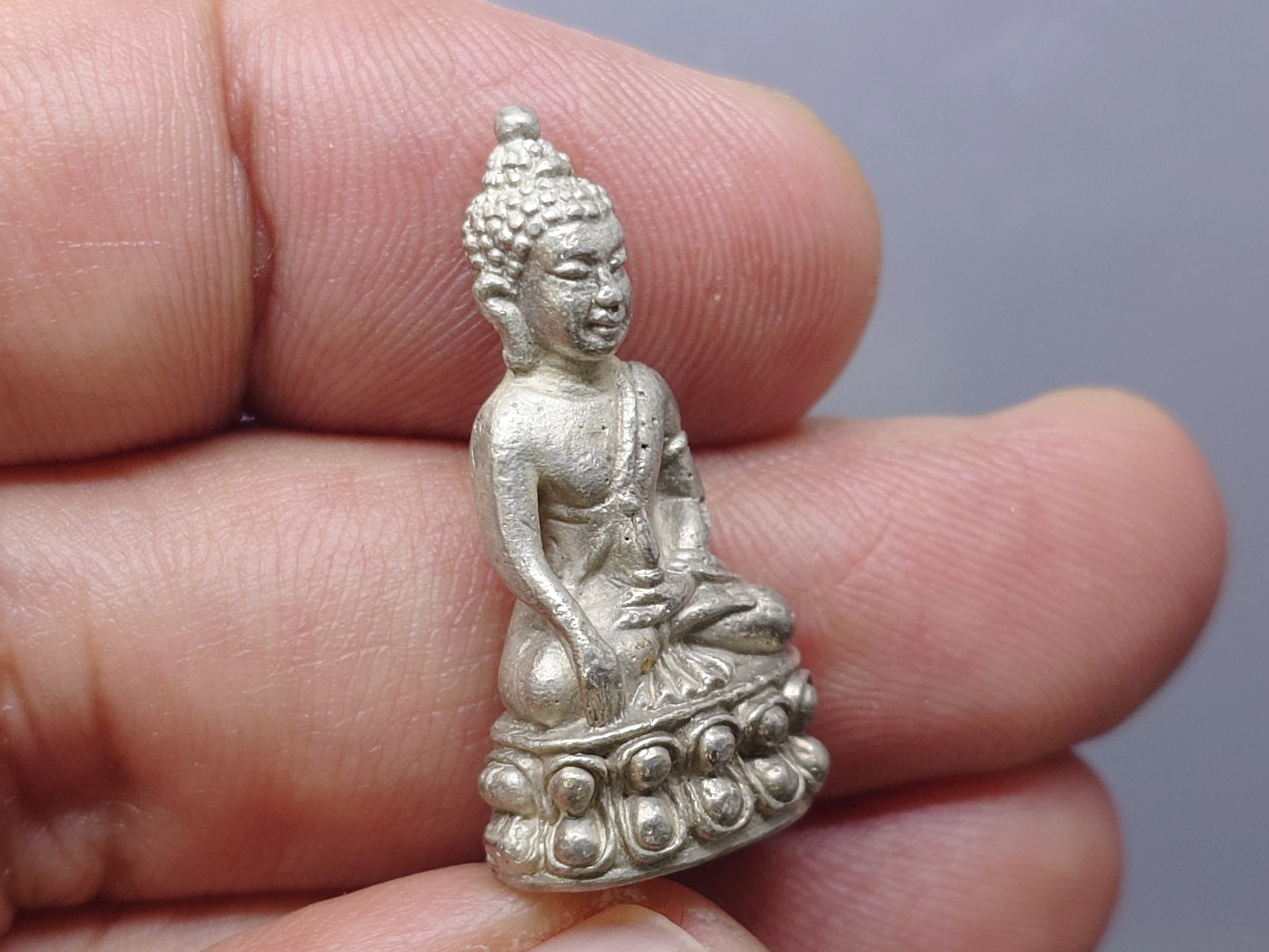 พระกริ่งทีฆายุมหมงคล ญสส.เนื้อเงิน ครบรอบ ๑๕ ปี บริษัทหลักทรัพย์ กองทุนรวม จำกัด พุทธาภิเษก ณ วัดบวรนิเวศวิหาร ปี2533 พร้อมกล่องเดิม