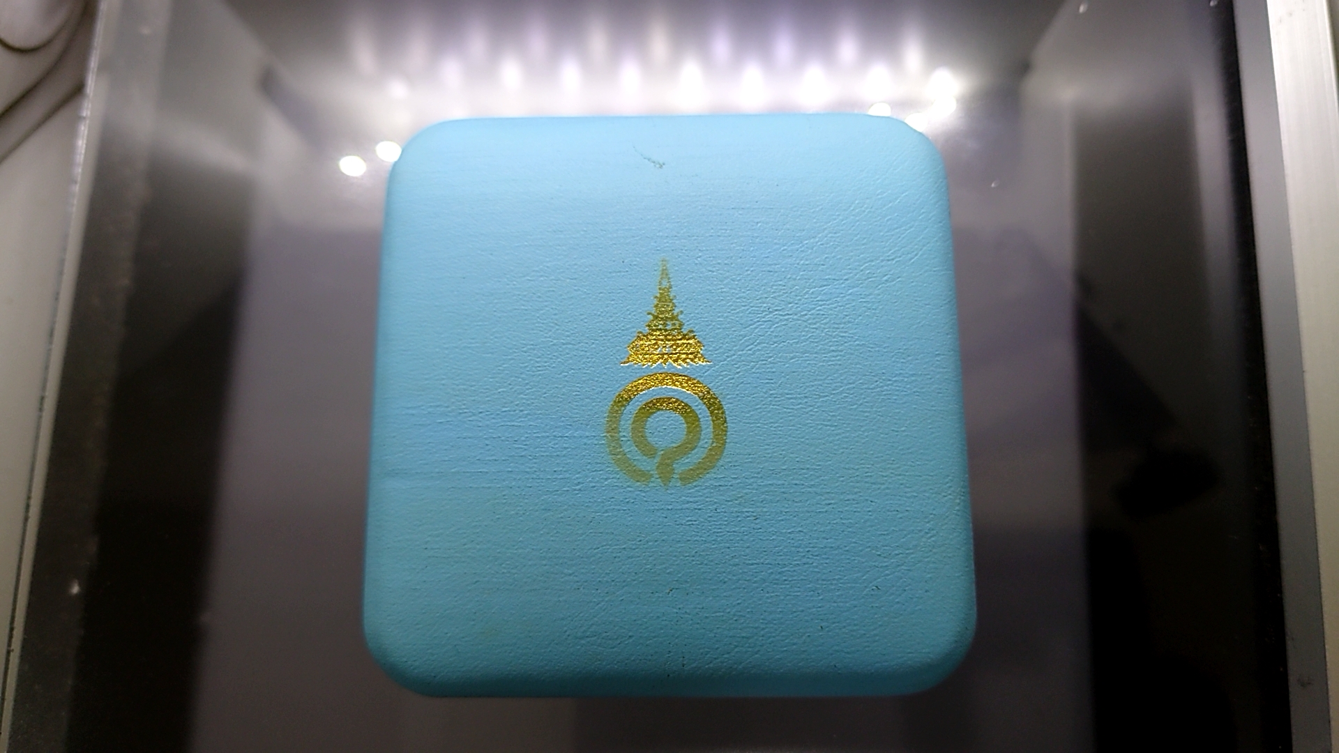เหรียญเงินที่ระลึก ที่ระลึกอนุสรณ์ พระราชพิธีพระราชทานเพลิงพระศพ พระพี่นาง กล่องเดิม ใบเซอร์
