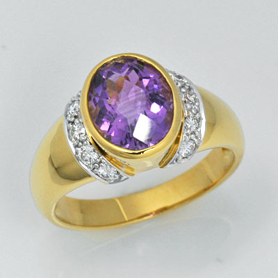 แหวนทองฝังพลอยอะมิทิสต์ (Amethyst) และเพชรแท้ ตัวเรือนทองแท้ 18K