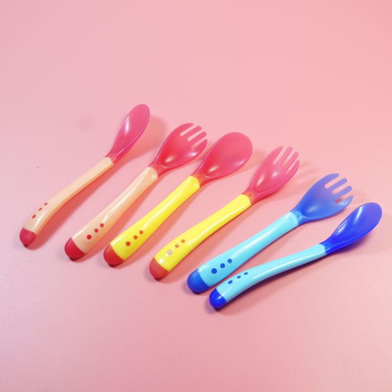 Muisungshop ช้อนป้อนอาหาร เปลี่ยนสีได้ ปลอดสาร BPA ปลายช้อนนิ่มไม่เป็นอันตราย มีสามสี