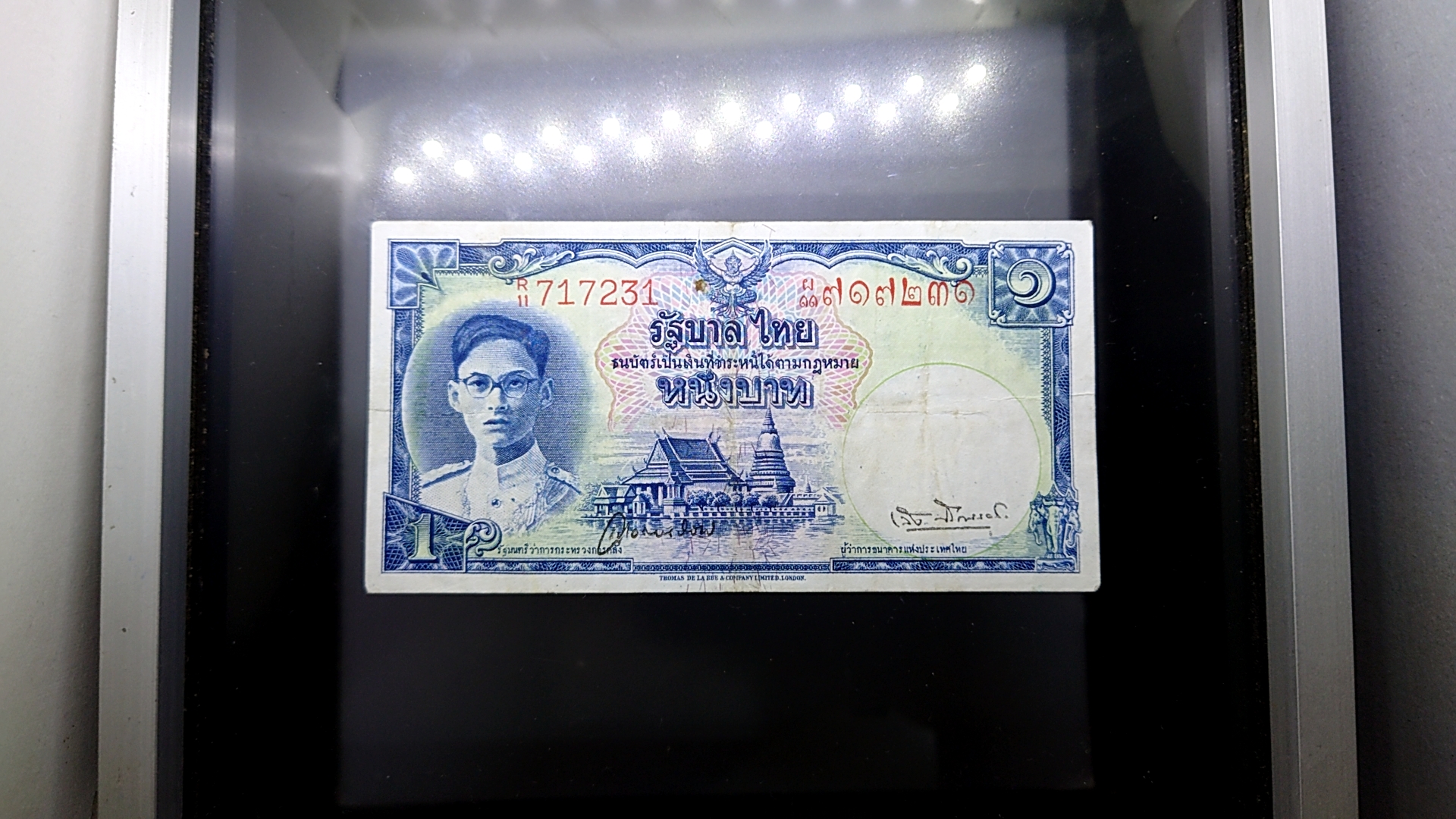 ธนบัตร 1 บาท แบบ 9 รุ่น 1(เลขแดง หน้าหนุ่ม โรยใหม ลายน้ำพาน) ปี2492 ผ่านใช้ ผ่านล้าง