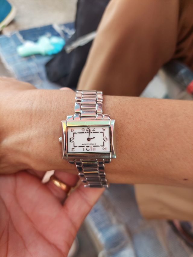 นาฬิกาข้อมือ charles jourdan