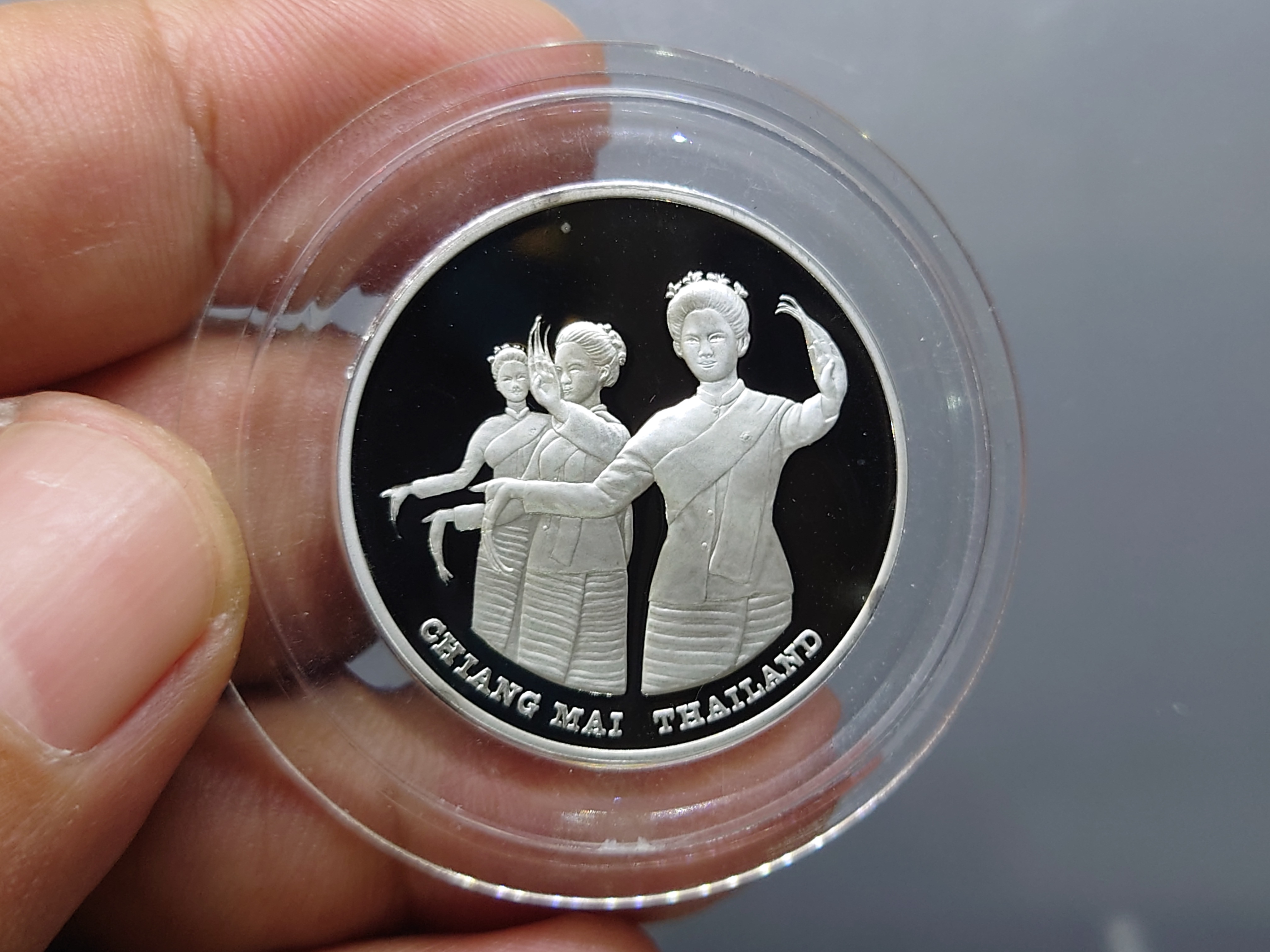 เหรียญเงินขัดเงา ที่ระลึกซีเกมส์ครั้งที่ 18 (เชียงใหม่เกมส์) แบบที่2 พ.ศ.2538 พร้อมกล่องเดิม