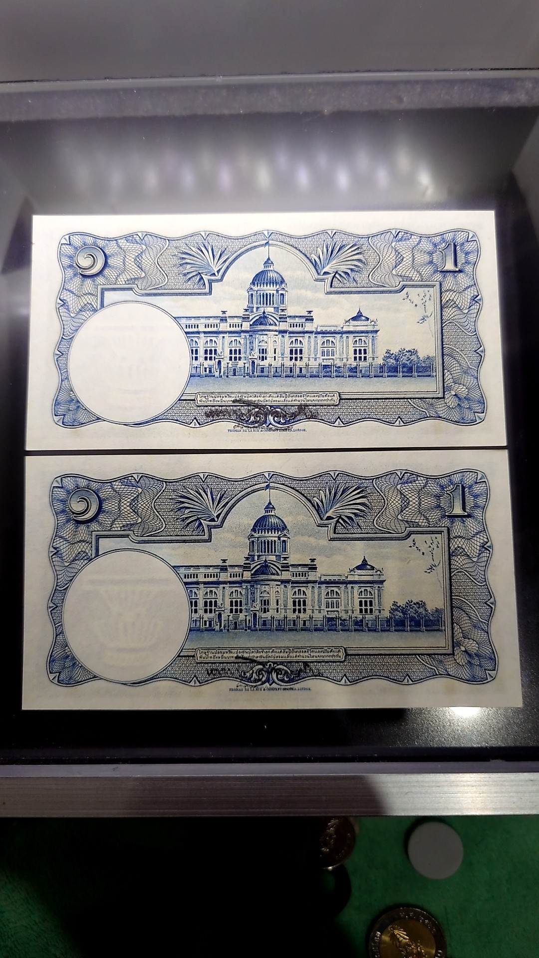 ธนบัตร 1 บาท แบบ 4 รุ่น 2 พิมพ์โทมัส เลขแดง ลายน้ำพาน สมัยรัชกาลที่8 ปี2482 ไม่ผ่านใช้