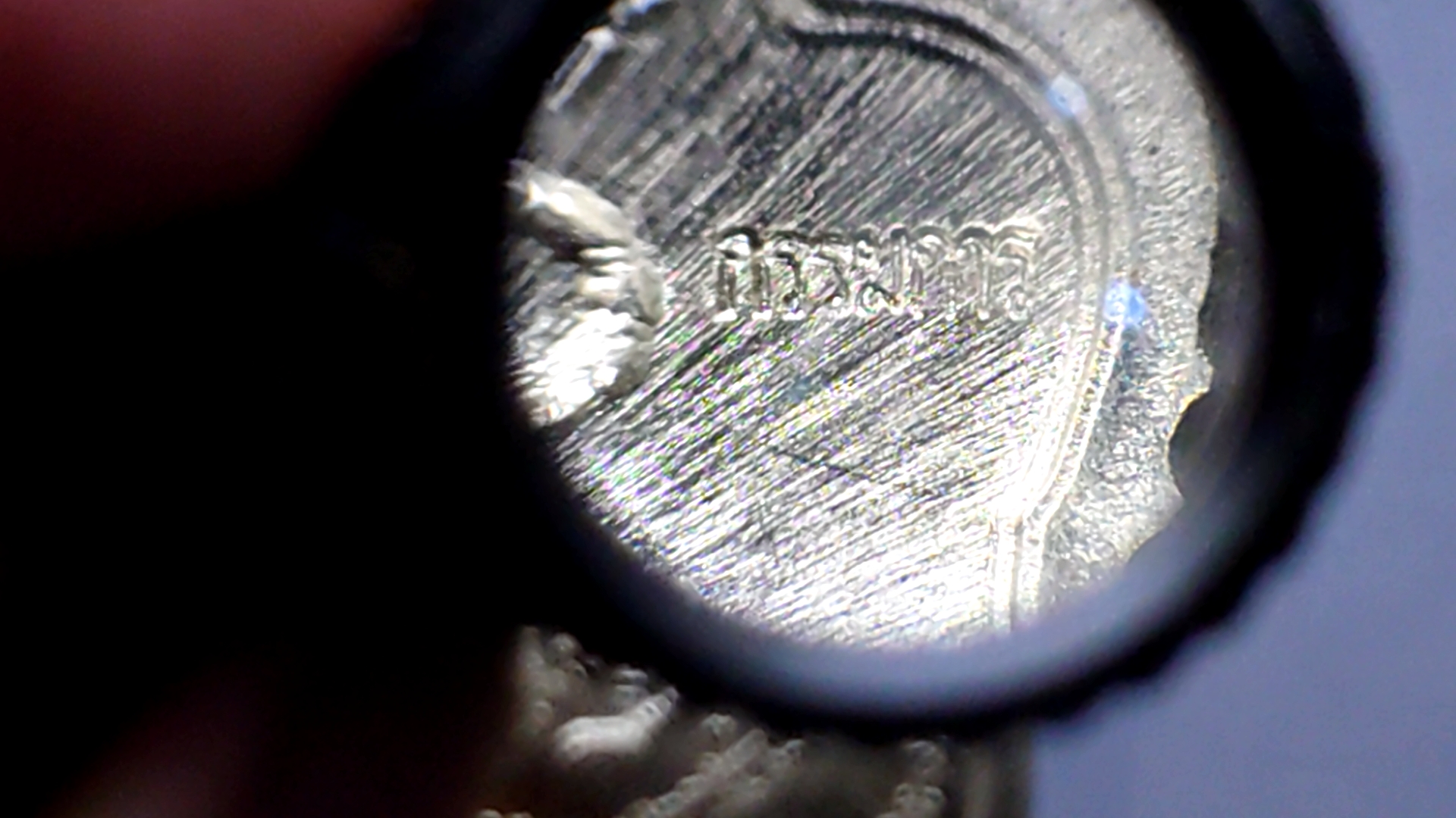 เหรียญเสมาเสือคาบดาบ รุ่น2 อัลปาก้าหน้ากากชุบทอง(กรรมการ)ลงยาธงชาติขอบแดงซุ้มน้ำเงิน หลวงพ่อพัฒน์ วัดห้วยด้วน โคท 65