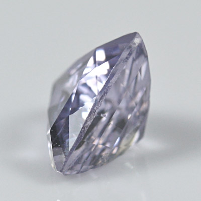 **ขายแล้ว**สปิเนลสีน้ำเงิน (Spinel) 1.10 กะรัต สีน้ำเงินอ่อน ไฟดี รูปสามเหลี่ยม