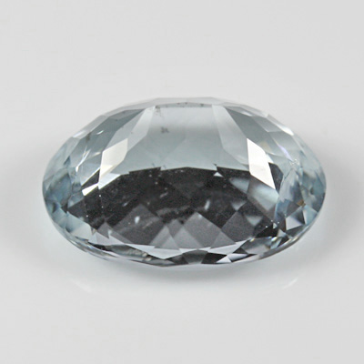 อความารีน (Aquamarine) 1.60 กะรัต สีฟ้าอ่อน น้ำทะเล รูปไข่