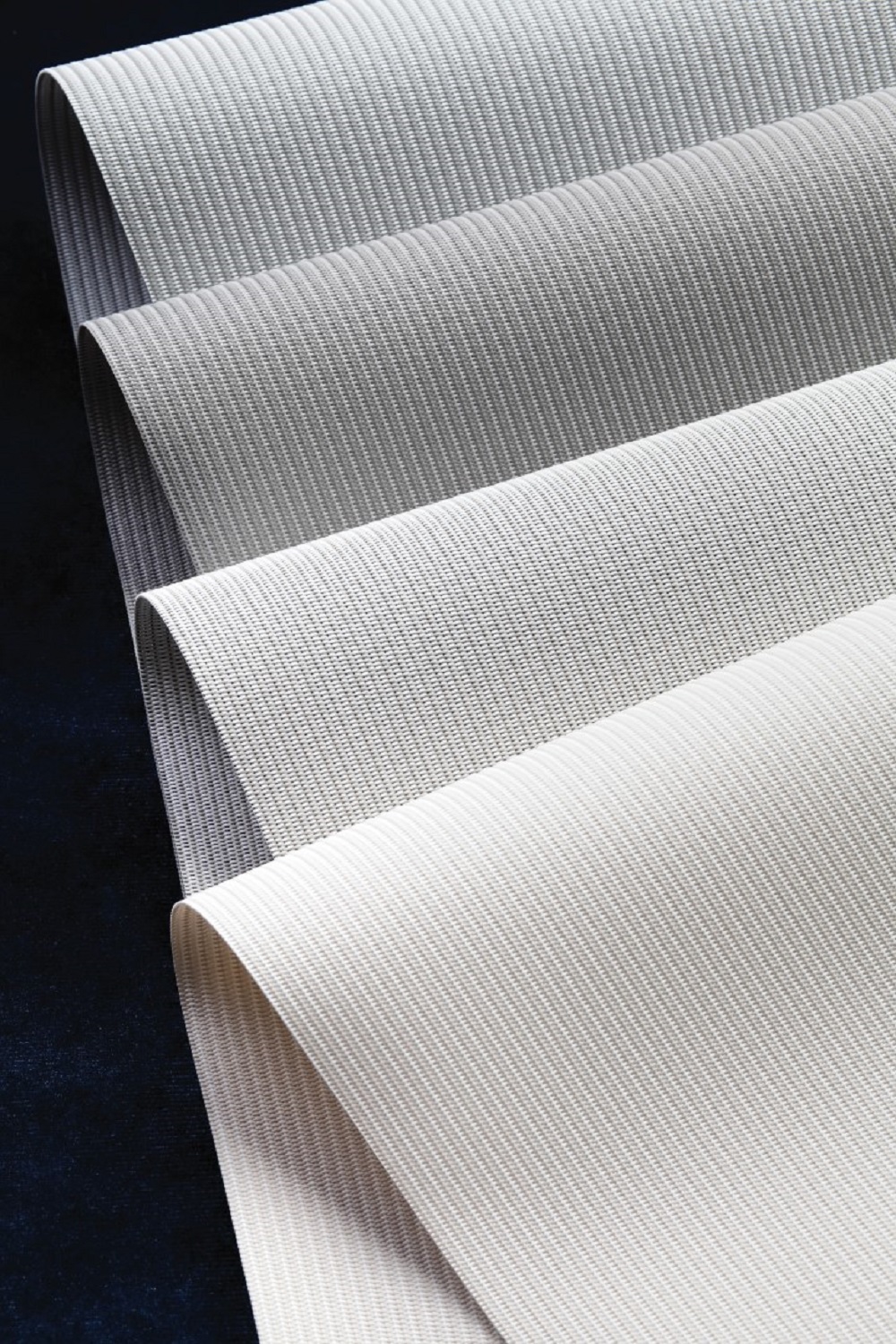 ม่านม้วนซันสกรีน "Sunscreen Roller Blind"