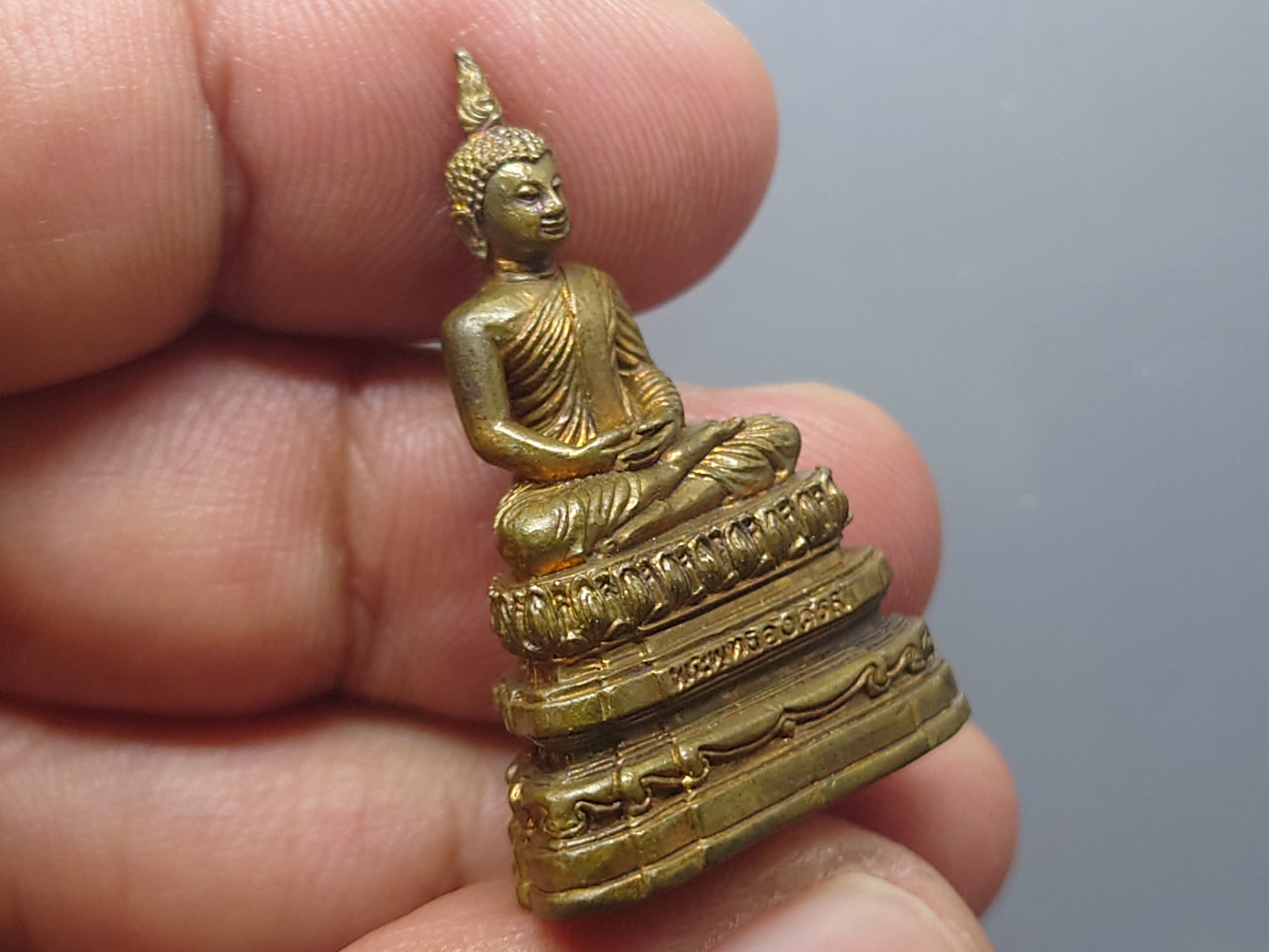 พระกริ่ง-พระชัยวัฒน์ พระพุทธอังคีรส เนื้อโลหะผสม วัดราชบพิธสถิตมหาสีมาราม ปี2554 พร้อมกล่องเดิม