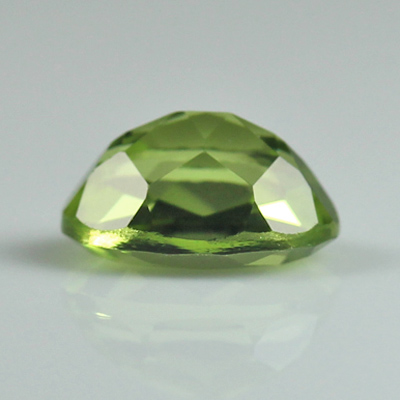 **ขายแล้ว**เพอริโด (Peridot) 1.01 กะรัต สีเขียวอมเหลือง รูปร่างดี
