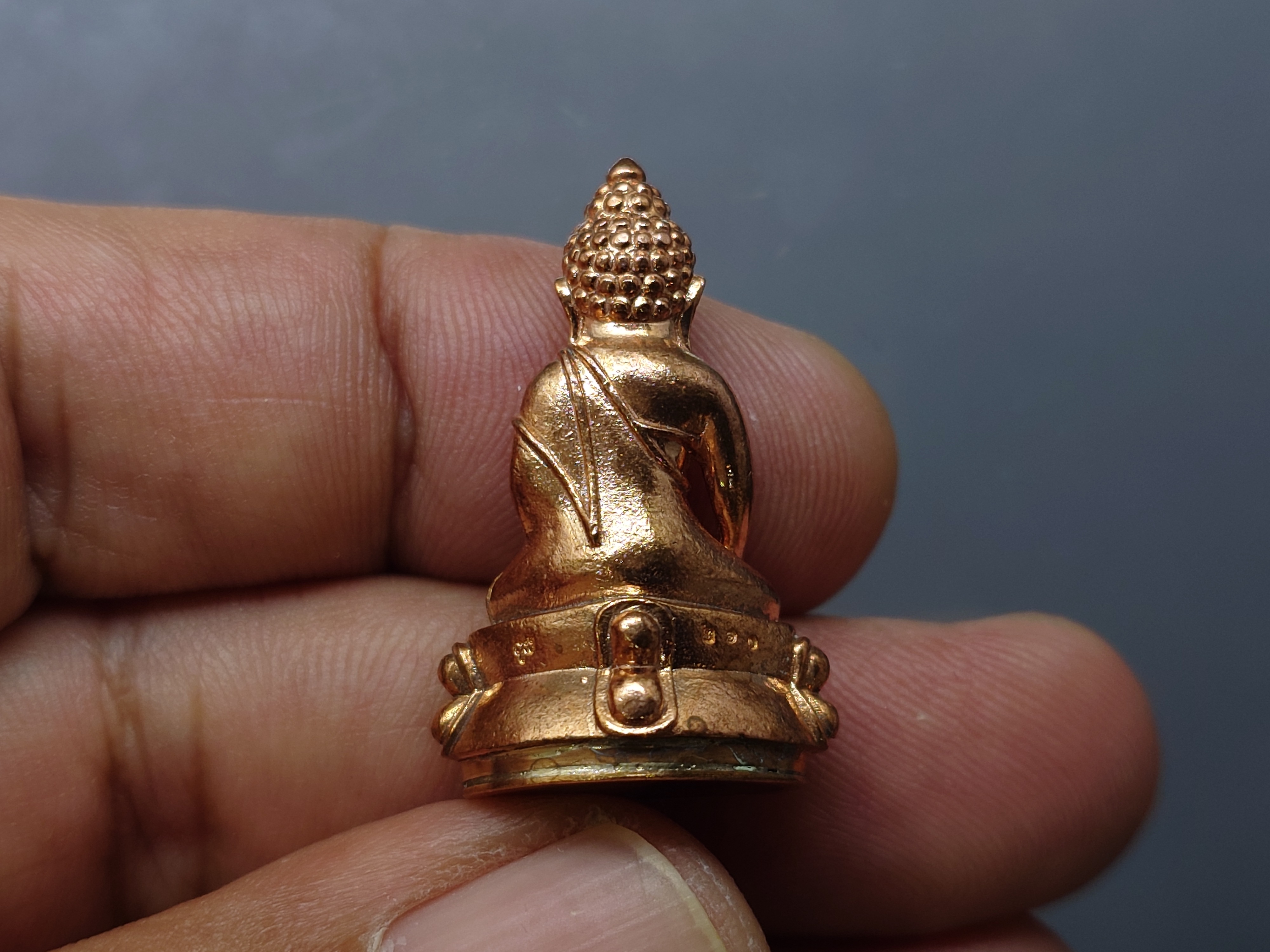 พระกริ่งญาณวเรศ (กริ่งปวเรศน้อย) ฐานบรรจุพระเกศาและจีวร เนื้อสัตตะโลหะ พิมพ์ใหญ่ สมเด็จพระญาณสังวรฯ ทรงเจริญพรรษา 100 ปี วัดบวรนิเวศวิหาร ปี2556 พร้อมใบรับรอง