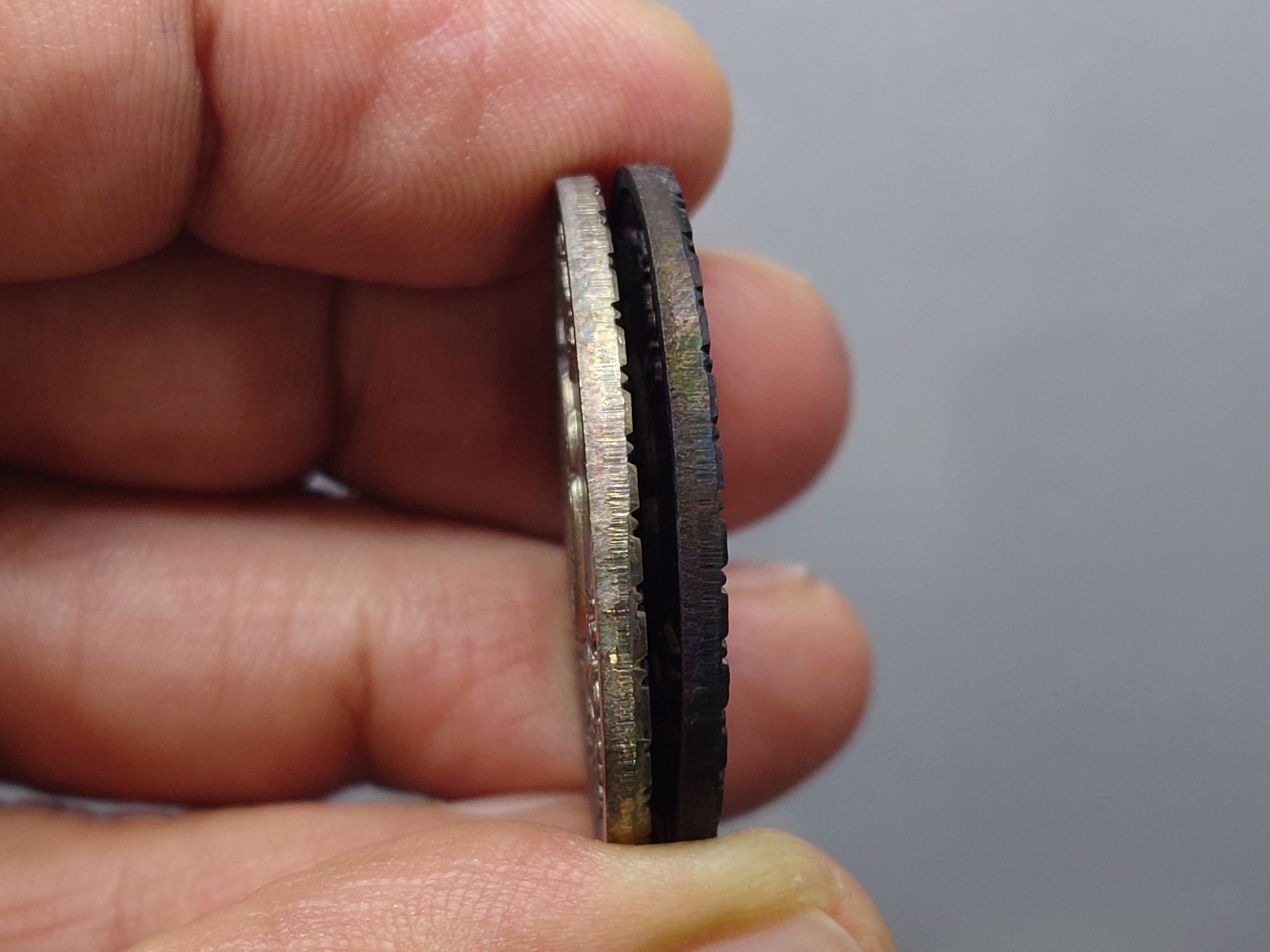 เหรียญสมเด็จพระปิยะมหาราช เพื่อตั้งทุนอุดมศึกษา เนื้อเงินและทองแดง พิธีพุทธาภิเษก ณ พระอุโบสถวัดสุทัศน พ.ศ.2532 พร้อมกล่องเดิม