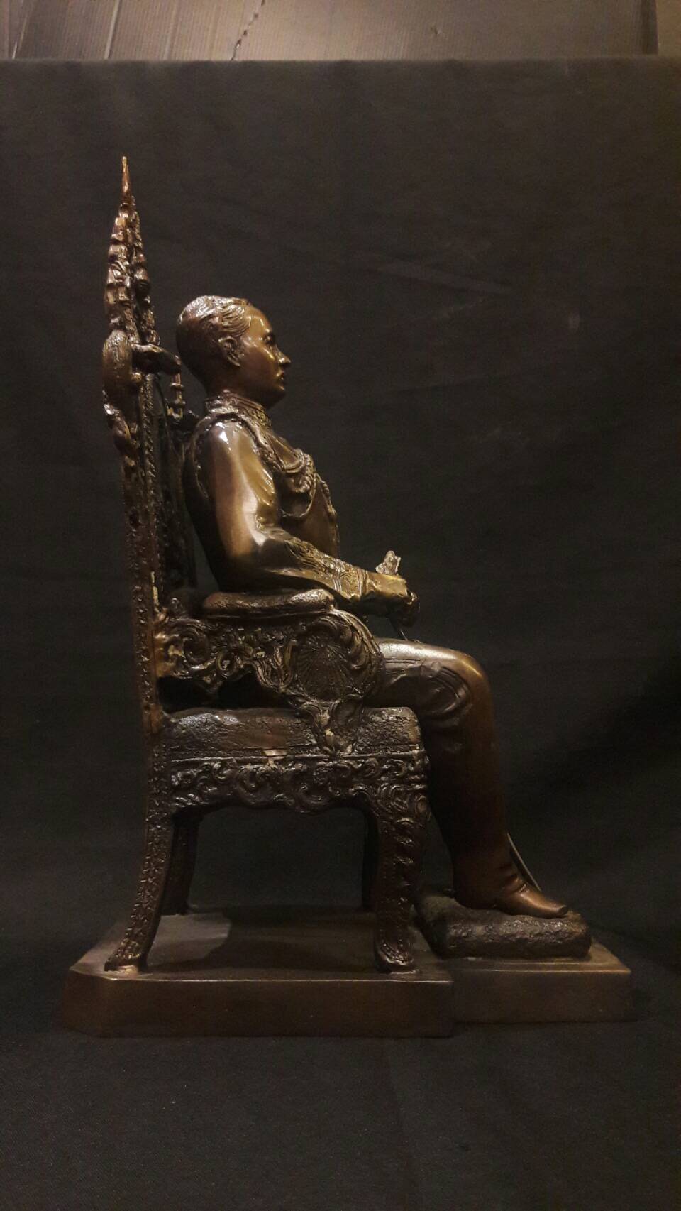 พระบรมรูปหล่อในหลวง รัชกาลที่ 5 ร.5 รุ่น องค์นั่งบังลัง โรงเรียนนายร้อยพระจุลจอมเกล้า ปี 2529