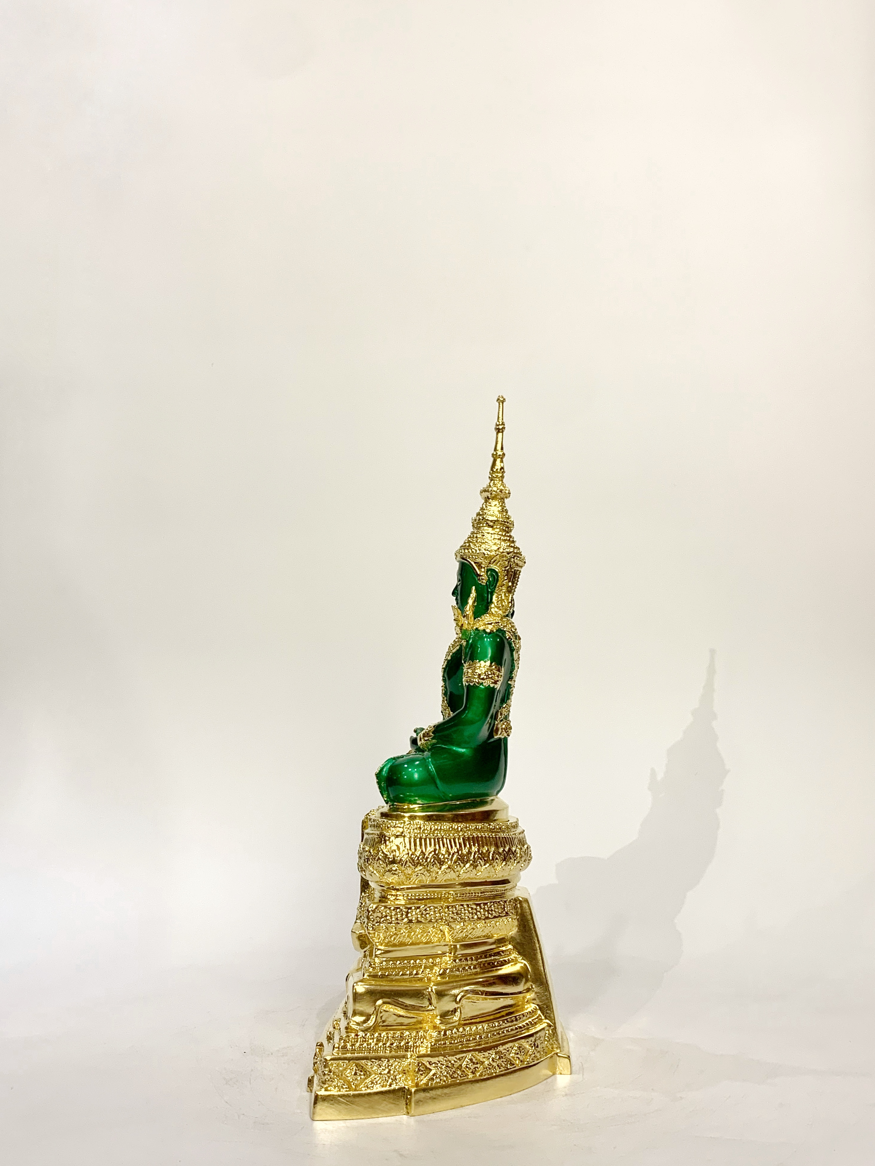 พระพุทธรูป พระแก้วมรกต ทรงเครื่องฤดูร้อน หน้าตัก 5 นิ้ว พิธีสมโภช กรุงรัตนโกสินทร์ 200 ปี วัดพระศรีรัตนศาสดาราม พ.ศ.2525