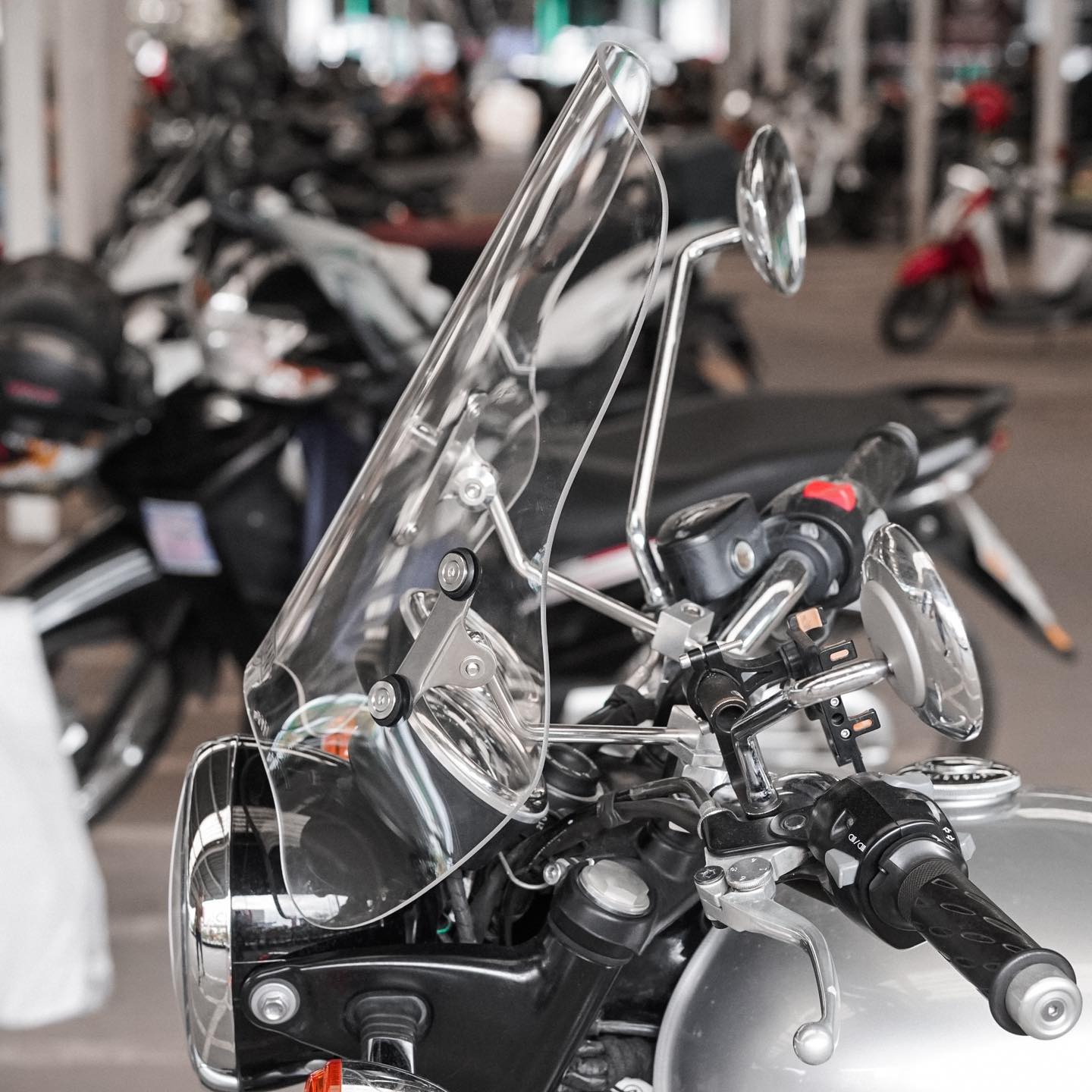 ชิวหน้า ไฟกลม ทรงสูง 47 ซม. สีใส