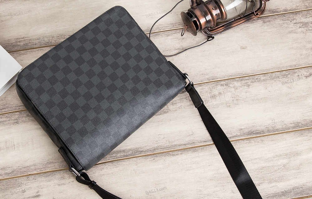 กระเป๋าสะพายข้างผู้ชาย กระเป๋าหนังผู้ชาย รหัส A023