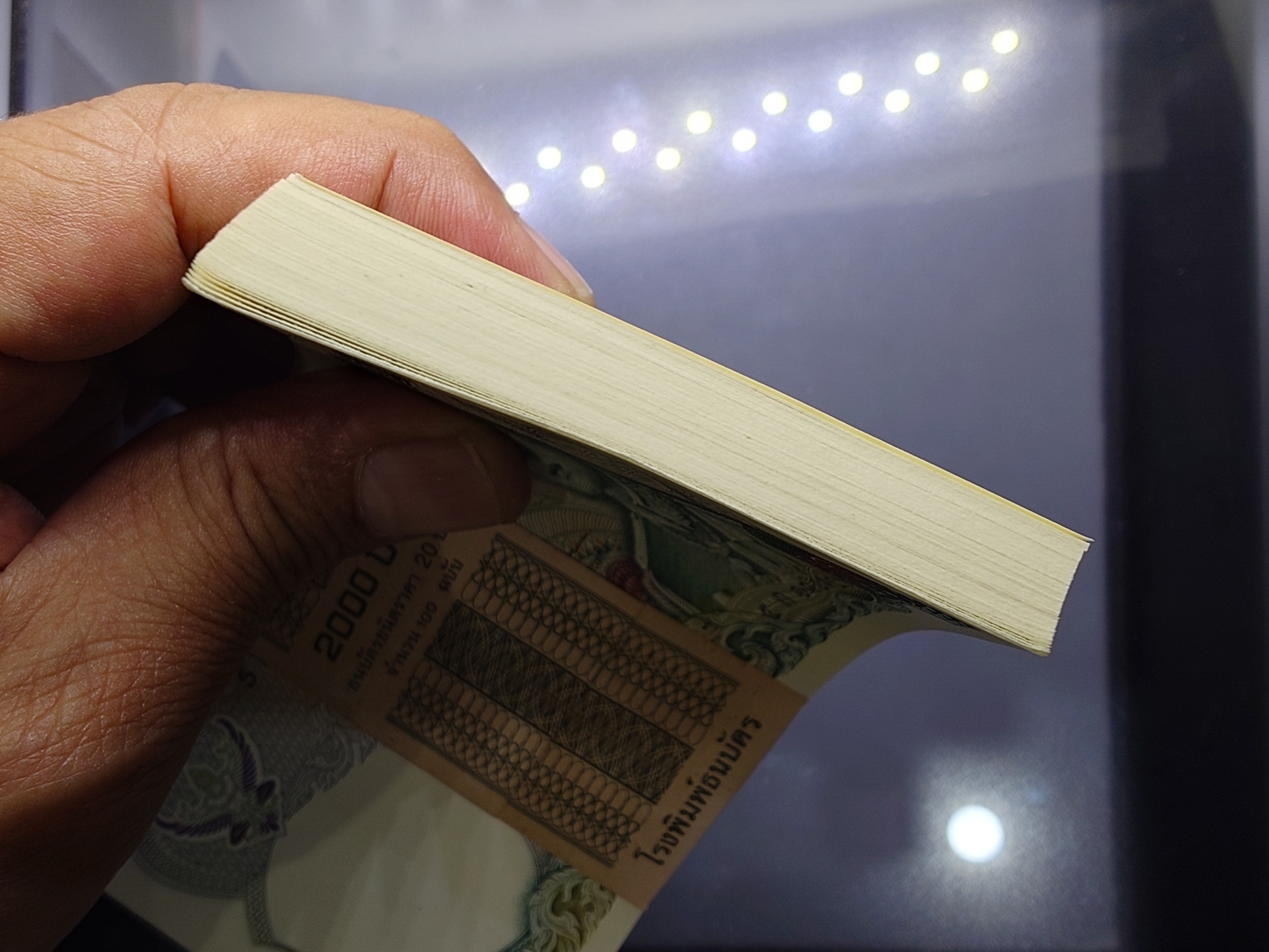 ธนบัตร 20 บาท แบบ 12 ยกแหนบ 100 ใบ เลขเรียง ไม่ผ่านใช้