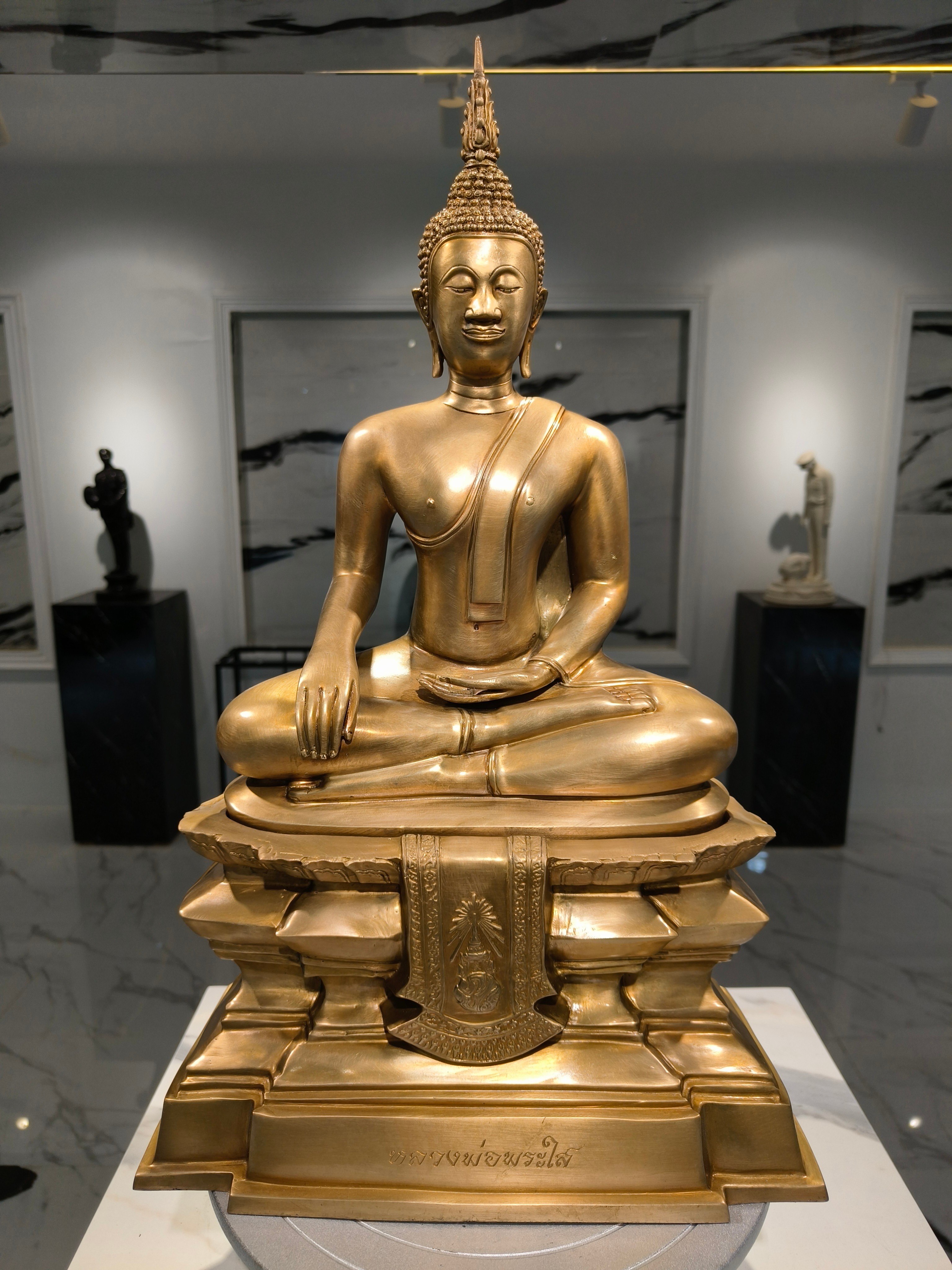 หลวงพ่อพระใส ภปร. หน้าตัก 9 นิ้ว วัดโพธิ์ชัย จ.หนองคาย พ.ศ.2529
