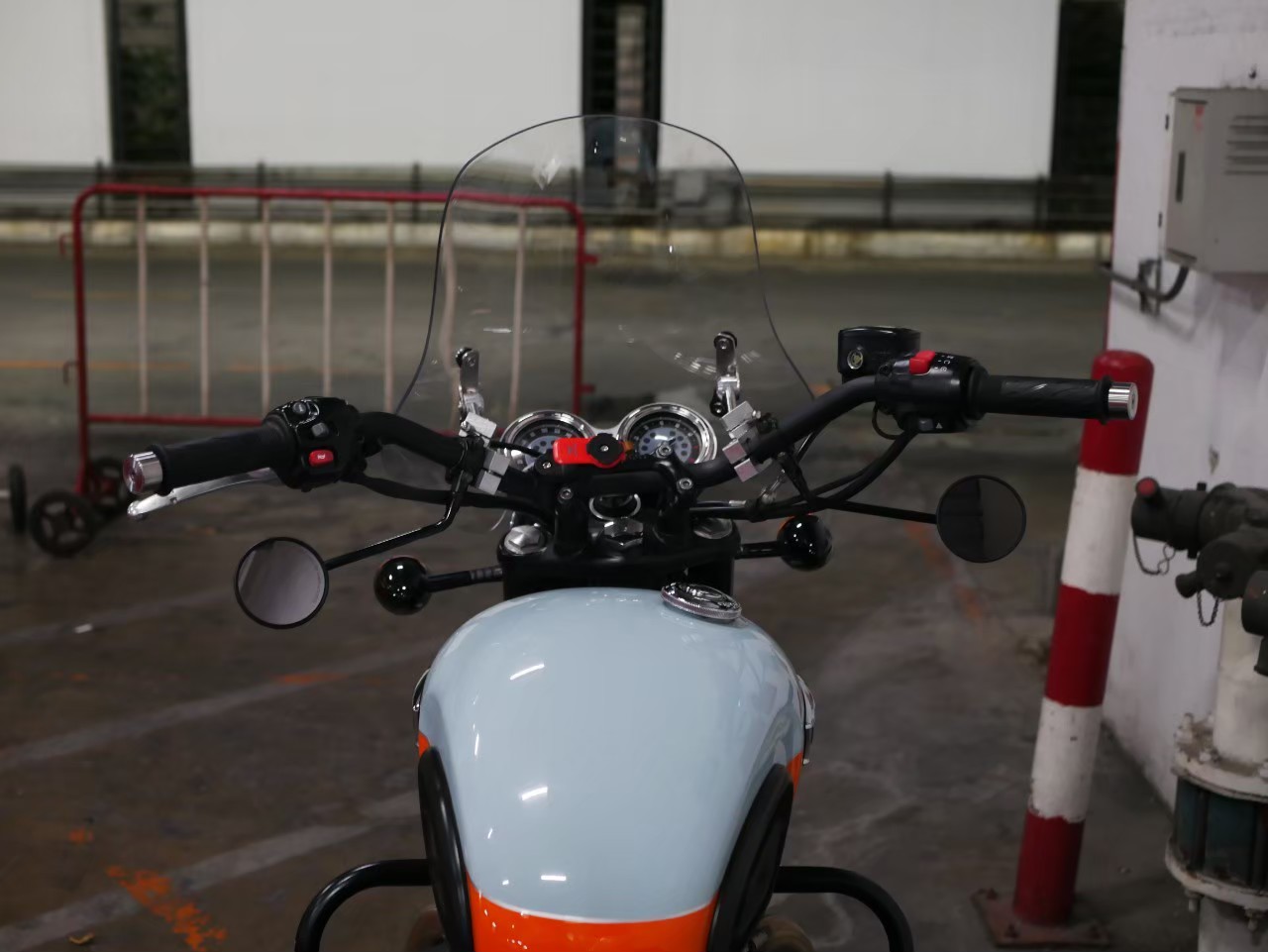 ชิวหน้า ไฟกลม ทรงสูง 47 ซม. สีใส