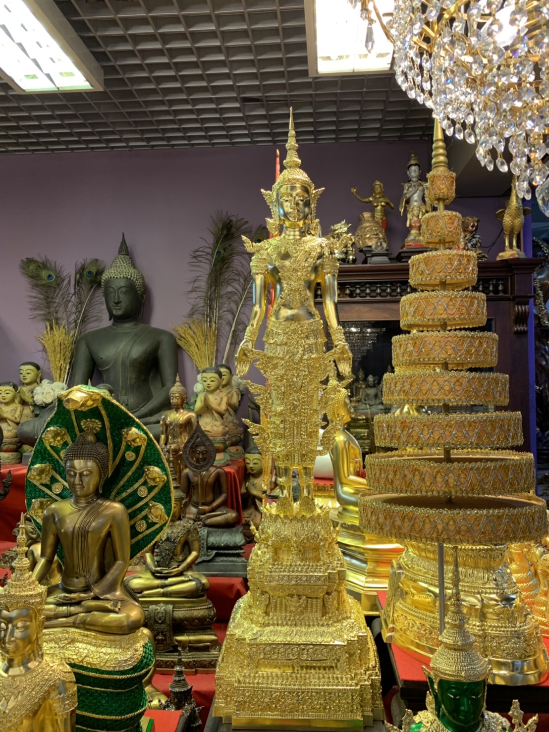พระพุทธรูปปางเปิดโลก ทรงเครื่องจักรพรรดิ์ วัดอรุณราชวรารามราชวรมหาวิหาร ปี พ.ศ.2539