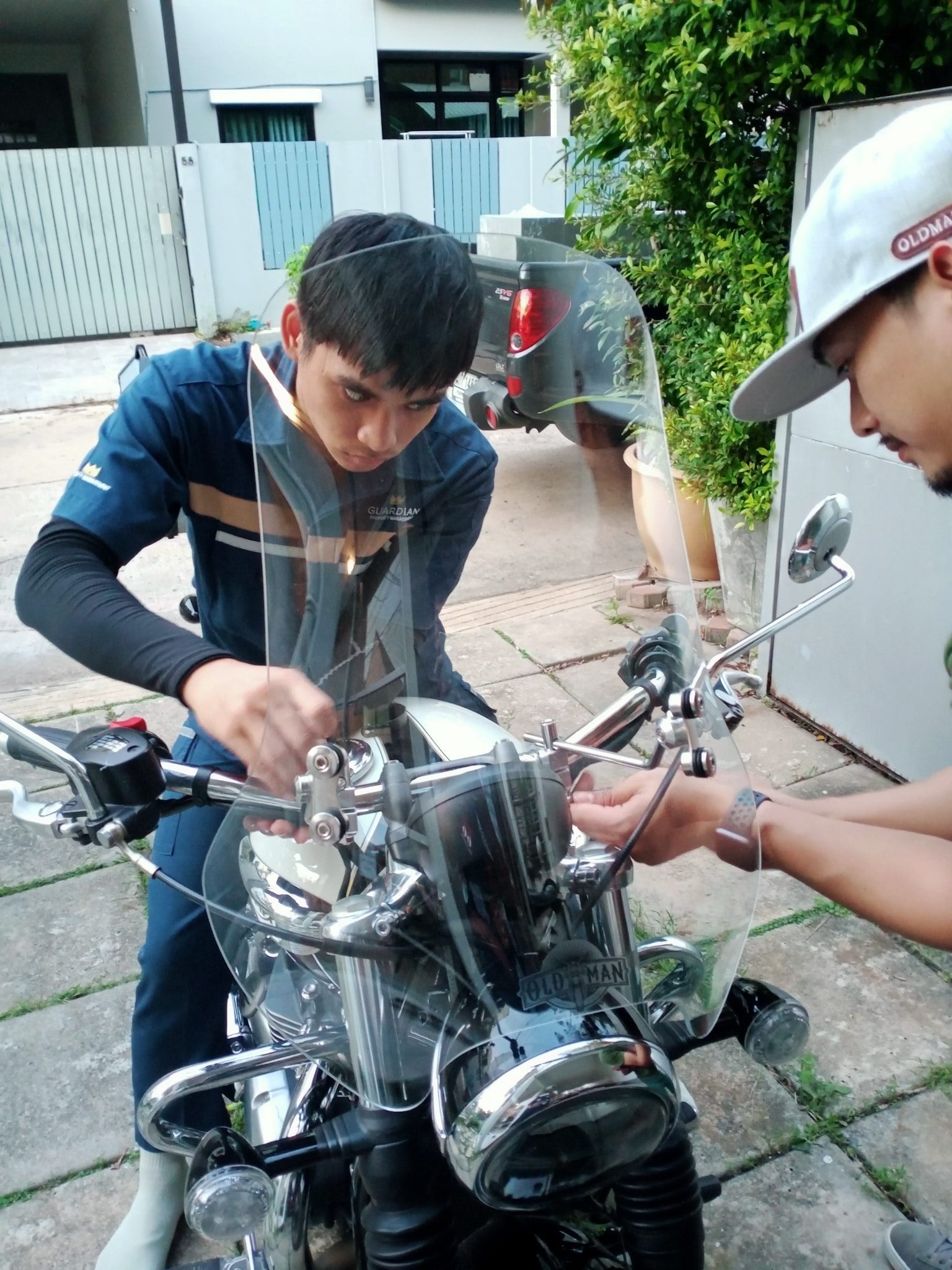 ชิวหน้า ไฟกลม ทรงสูงพิเศษ 57 ซม. สีใส