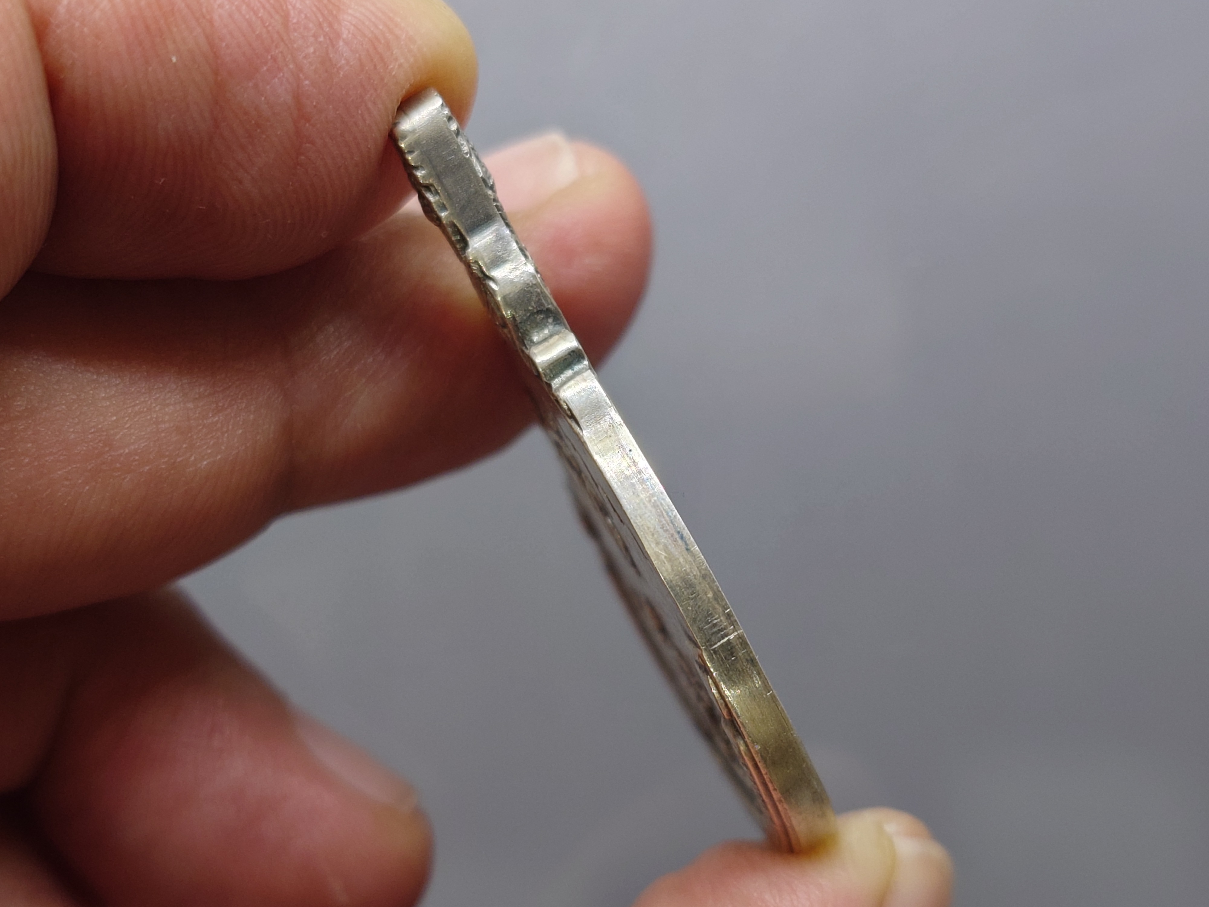 พระมหาชนก เนื้อเงิน พิมพ์ใหญ่ บล๊อกนิยม ป ขาด มีแต่เหรียญ