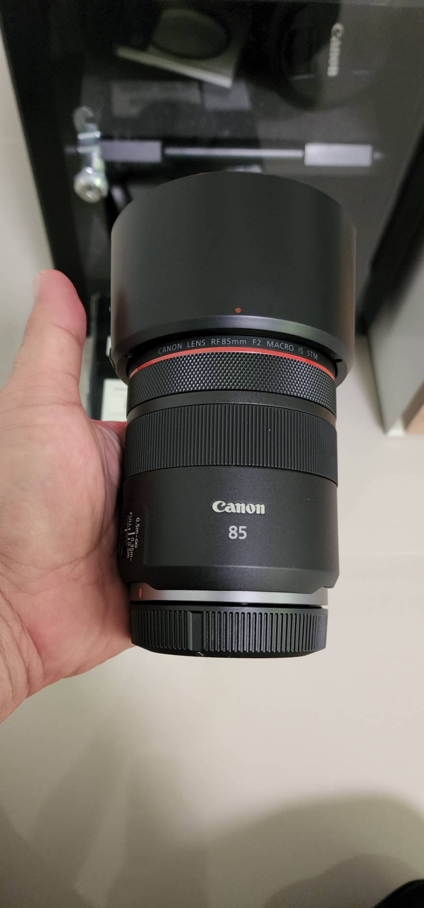 Canon RF 85mm F2 Macro IS STM (ประกันศูนย์)