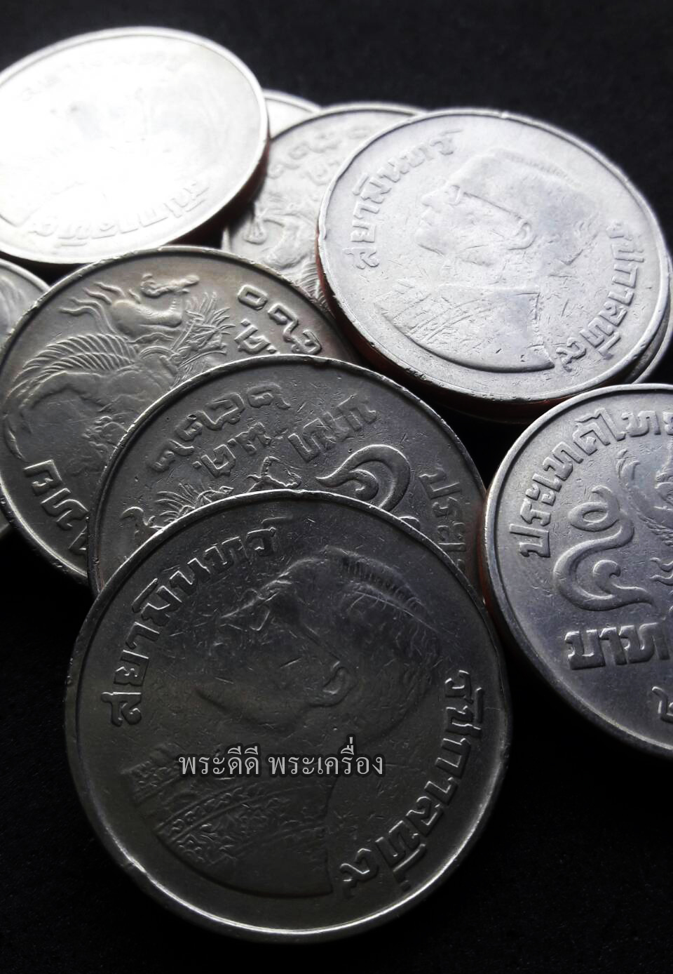 เหรียญ 5 บาท ครุฑเฉียง ปี 2522 สภาพผ่านการใช้ พร้อมเม้า