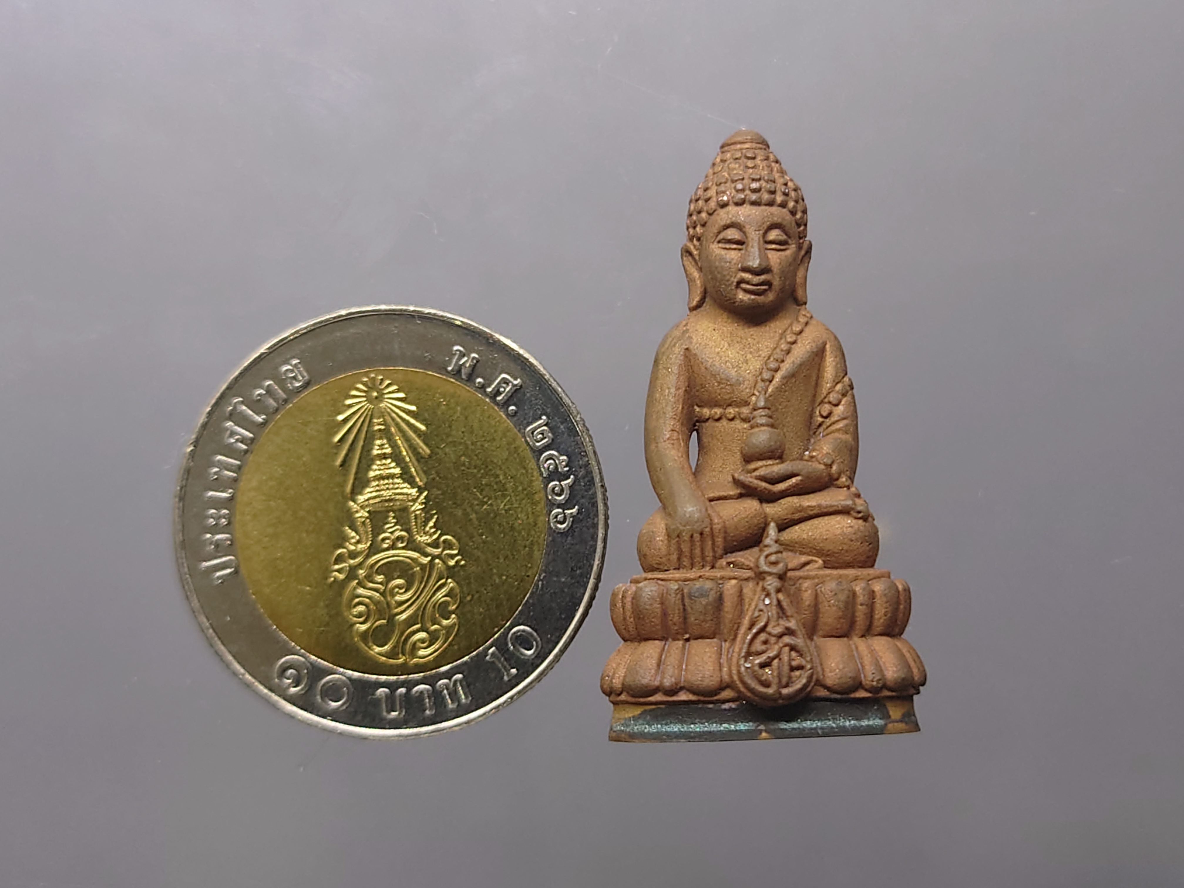 พระกริ่งธรรมวชิรญาณ ปสข.เนื้อทองแดงเถื่อน ที่ระลึกเปิดที่ทำการสถานีตำรวจนครบาลจักรวรรดิ พุทธาภิเษก ณ วัดบวรนิเวศวิหาร ปี2544 พร้อมกล่องเดิม