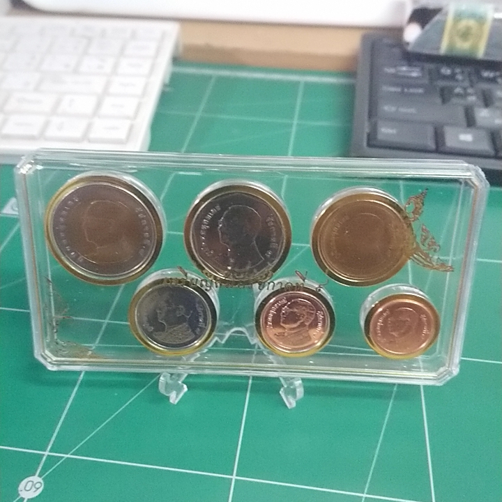 ขาตั้ง ตลับเหรียญ เนื้อ อครีลิค สูง 50 มิลลิเมตร