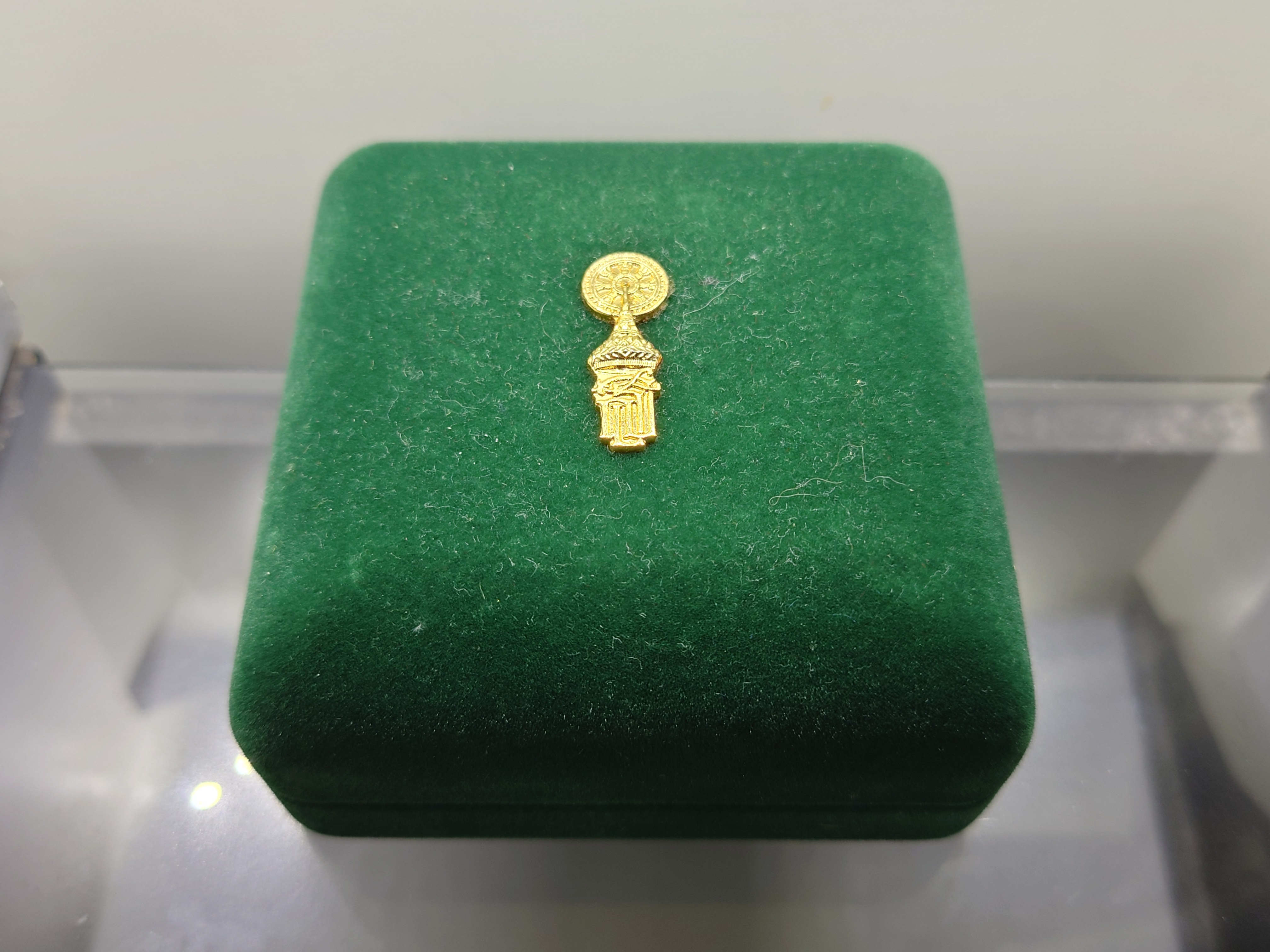 พระแก้วมรกต ชุด 3 ฤดู สธ.เนื้อเงิน มูลนิธิสิรินธรราชวิทยาลัย สร้าง วัดบวรนิเวศวิหาร ปี2538 พร้อมกล่องเดิม