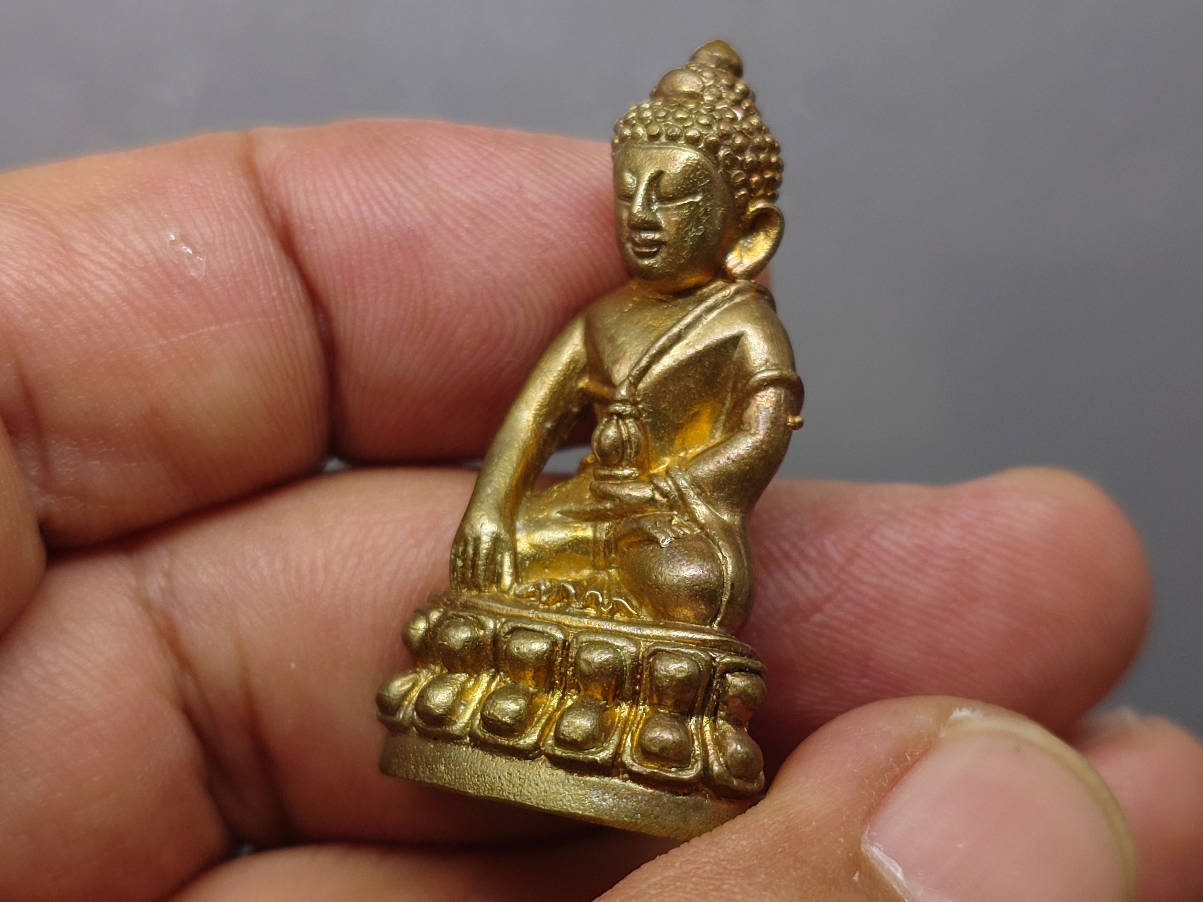 พระกริ่งหลวง เนื้อทองทิพย์ ต๊อกโค๊ต พิธีสมโภช 76 จังหวัด วัดสุทัศนเทพวราราม ปี2549 พร้อมกล่องเดิม