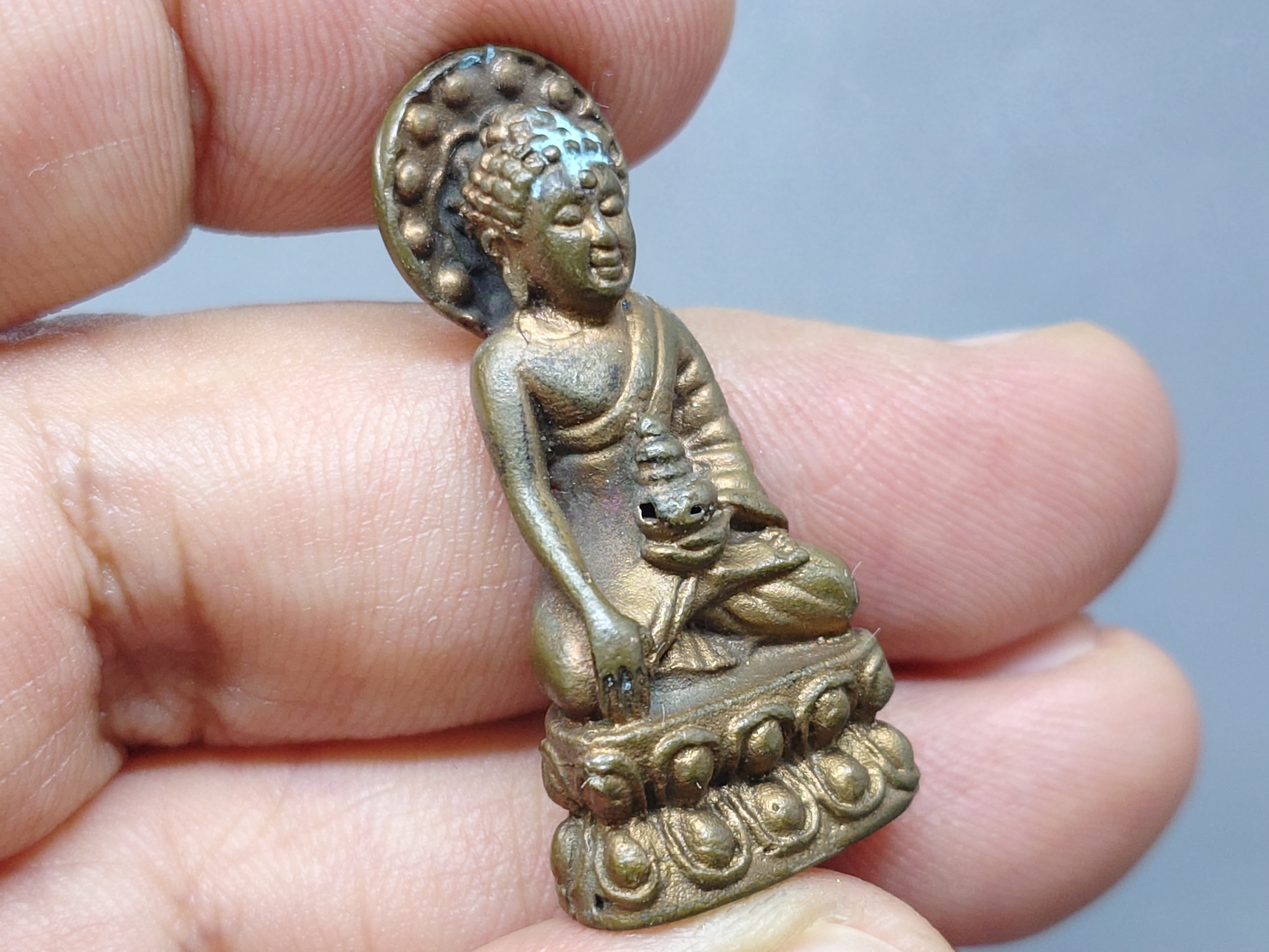 พระกริ่ง-พระชัยวัฒน์ (กริ่งฟ้าผ่า) รุ่นกึ่งศตวรรษ์ เนื้อนวะโลหะ พุทธาภิเษก ณ พระอุโบสถวัดสุทัศนเทพวราราม ปี2536 พร้อมกล่องเดิม