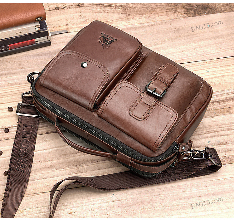 กระเป๋าสะพายข้าง หนังแท้100% พกพาสะดวก ใส่สมุด ใส่ iPad และของใช้ส่วนตัวได้ รหัส A029