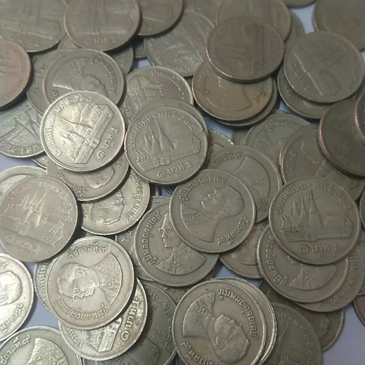 ชุด 10 เหรียญ เหรียญ 1 บาท หลังวัด 2525 ผ่านใช้งาน
