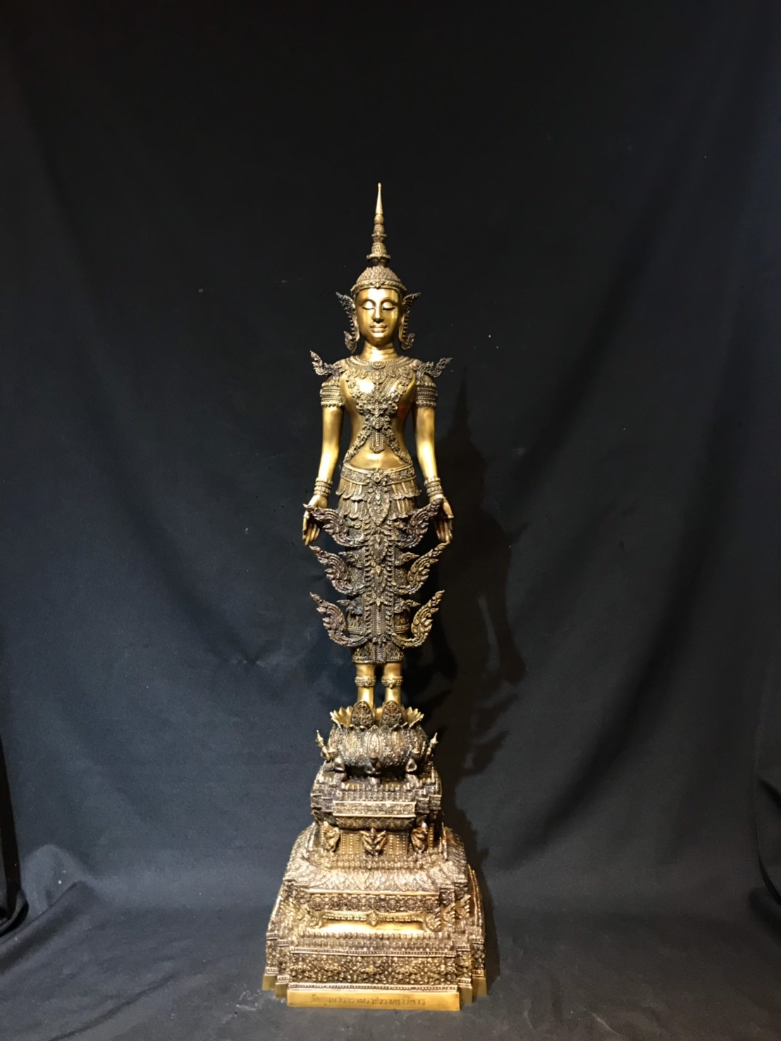 พระพุทธรูปปางเปิดโลก ทรงเครื่องจักรพรรดิ์ 1 เมตร วัดอรุณราชวรารามราชวรมหาวิหาร ปี พ.ศ.2539