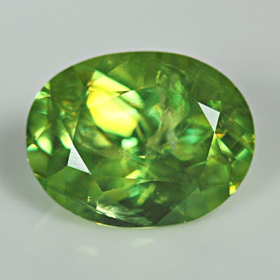 สฟีน (Sphene) 1.33 กะรัต สีเขียว รูปไข่ ไฟดี