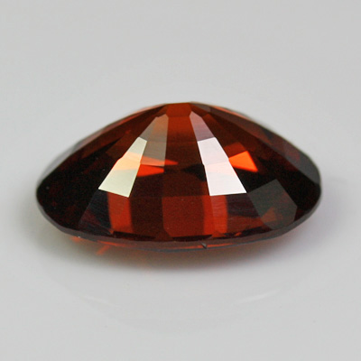 โกเมนสีส้มหรือสเปซซาไทท์ (Spessartite Garnet) 2.68 กะรัต สะอาด ไฟดี