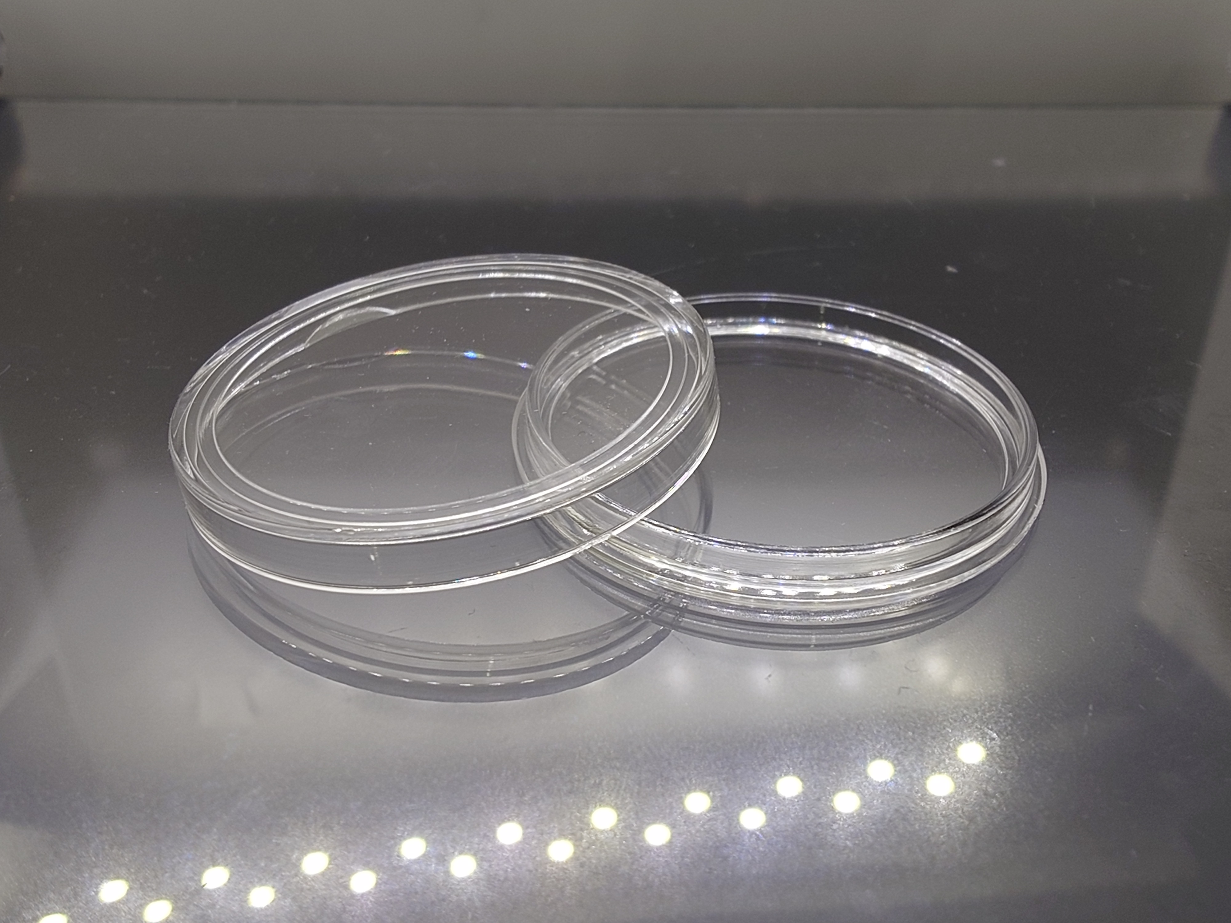 ตลับใส่เหรียญ ขนาด 40 มิล (ใส่เหรียญ 100 บาท ละมั่ง) เนื้ออะคริลิค อย่างดี